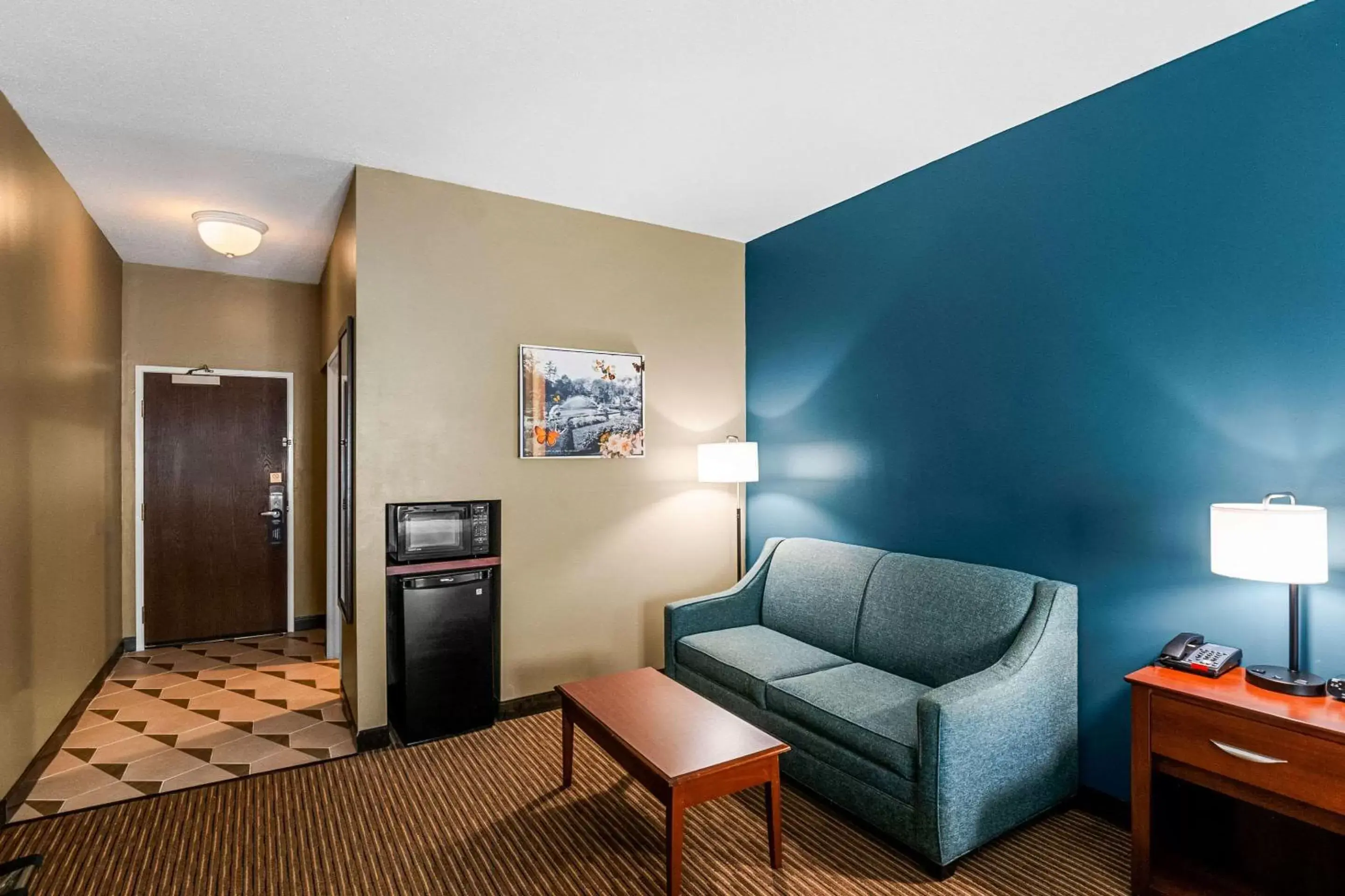 Bedroom, Seating Area in The Hotel Saratoga, Ascend Hotel Collection