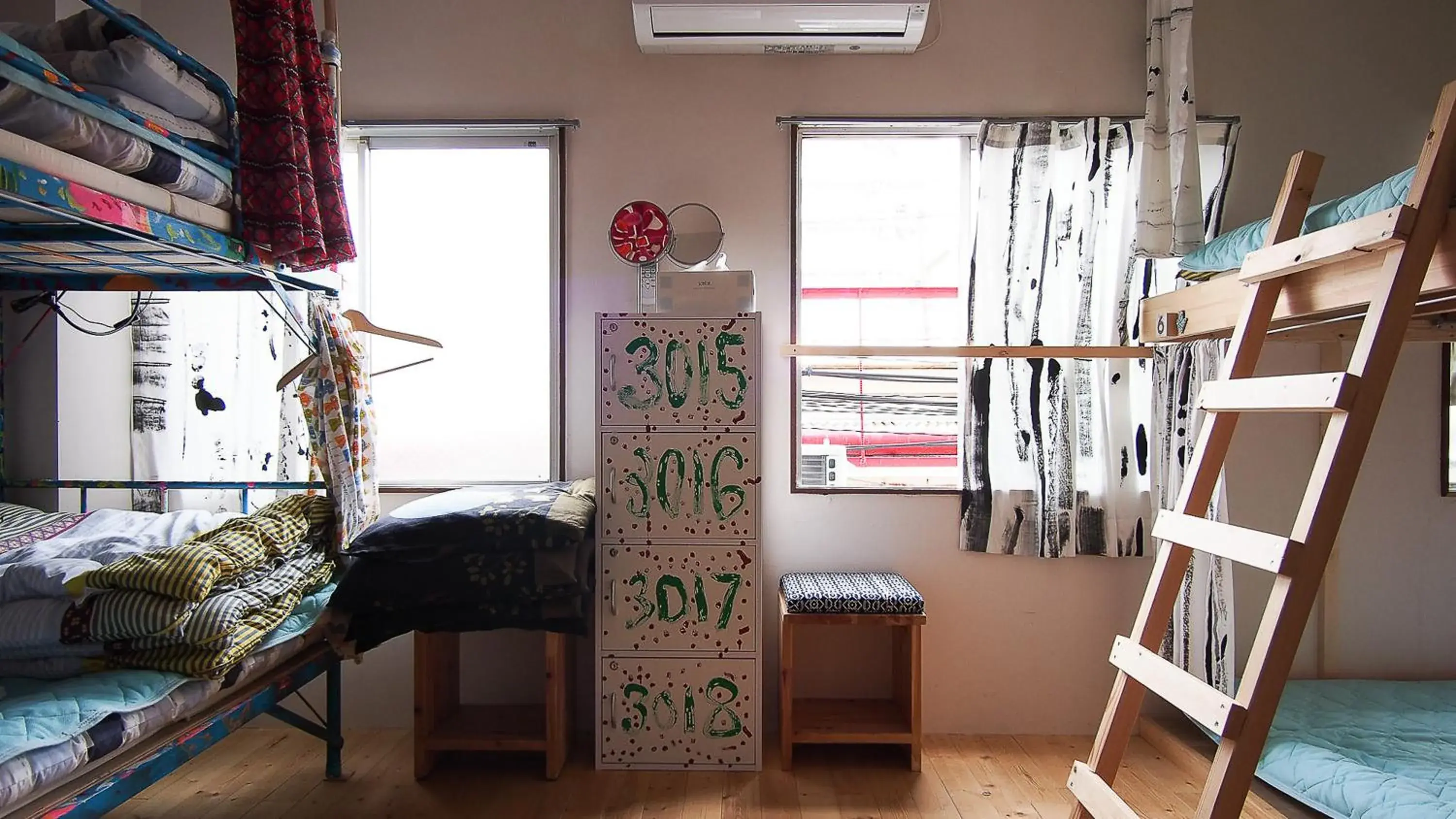 Photo of the whole room, Bunk Bed in Kamagasaki University of the Arts Cafe Garden Guest House aka KAMAGEI