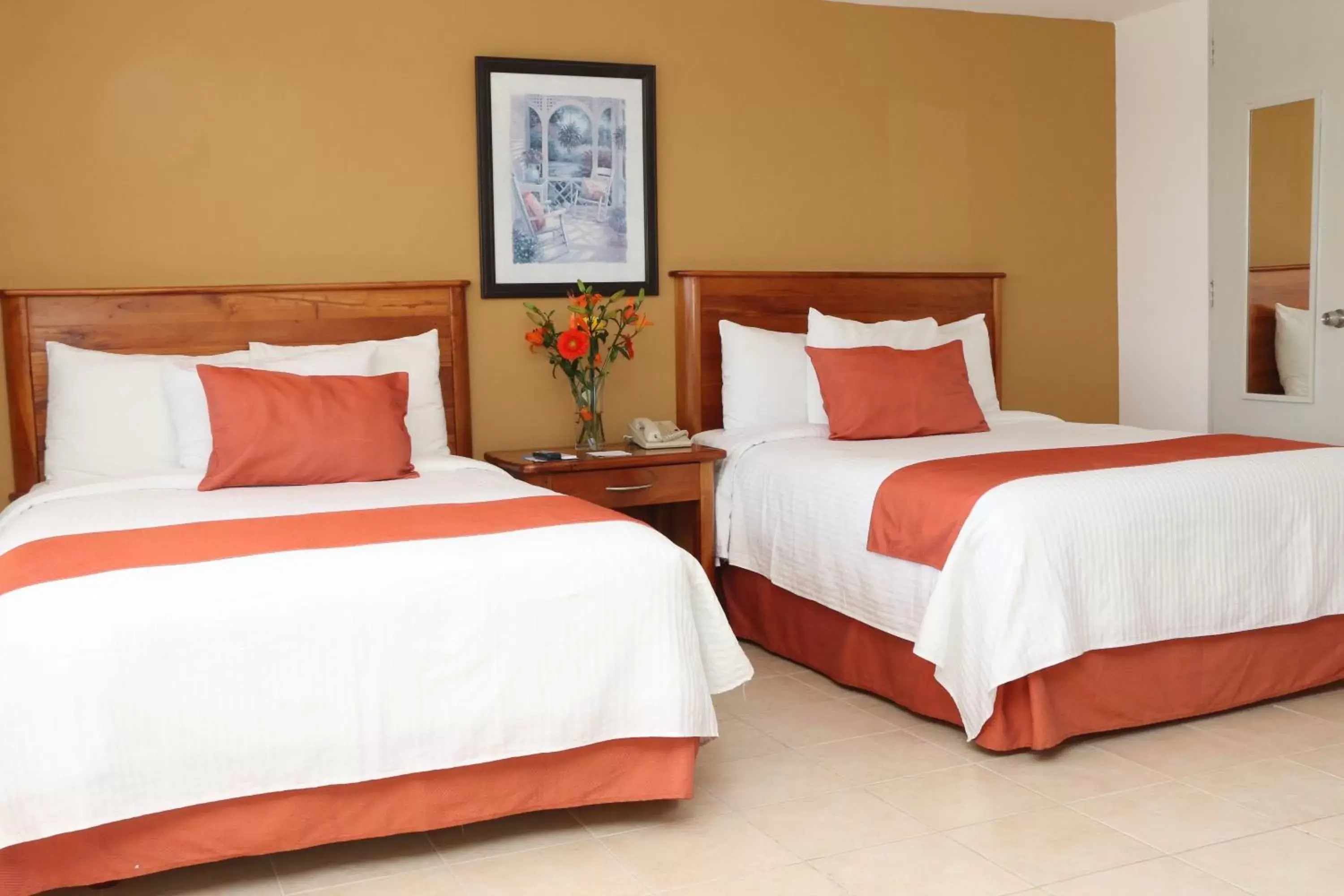 Property building, Bed in Best Western Riviera Tuxpan