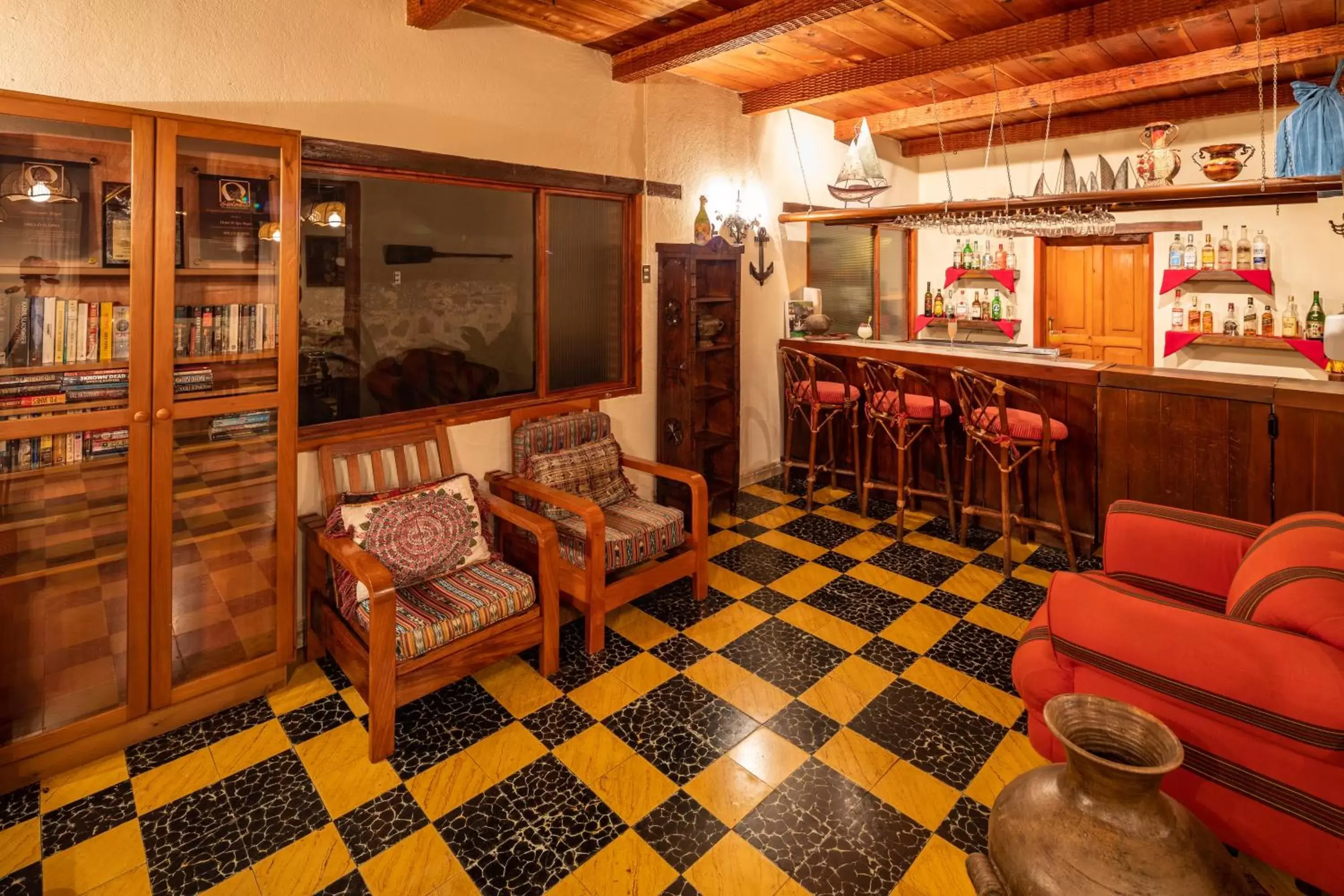 Lounge or bar in Regis Hotel Spa Lounge or bar in Regis Hotel Spa