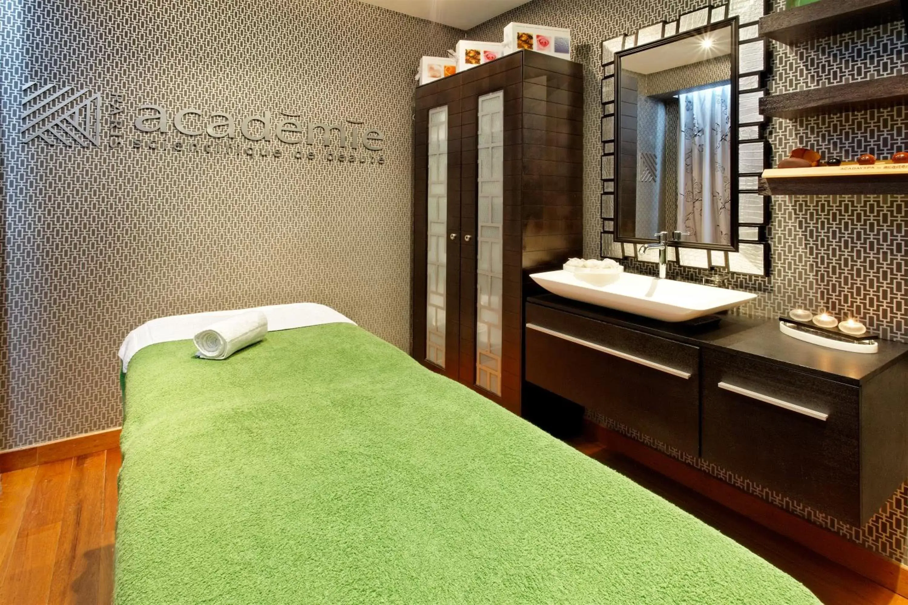 Spa and wellness centre/facilities, Bathroom in Holiday Inn Santo Domingo, an IHG Hotel