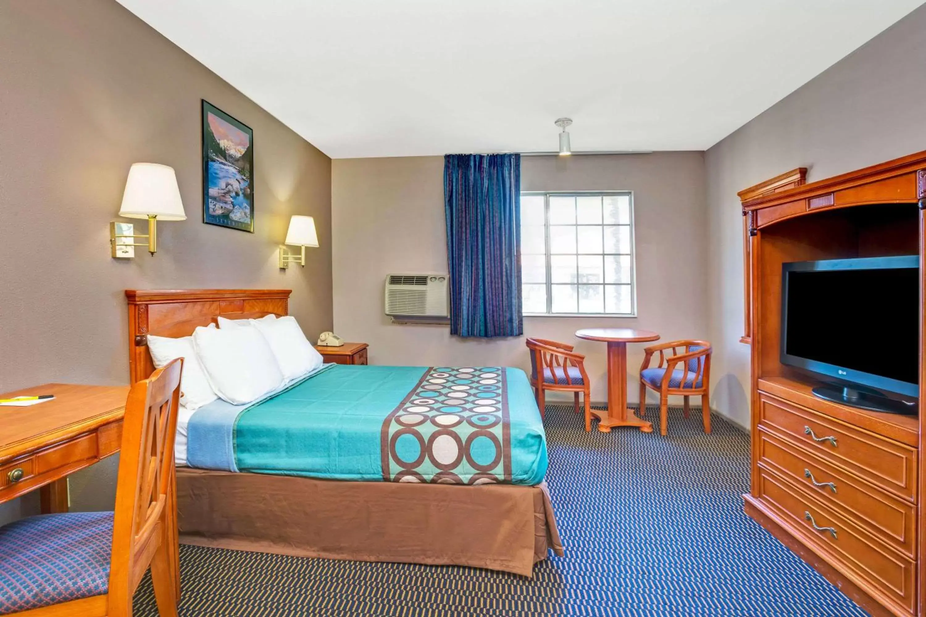 On site, Bed in Super 8 by Wyndham Upland Ontario CA On site, Bed in Super 8 by Wyndham Upland Ontario CA