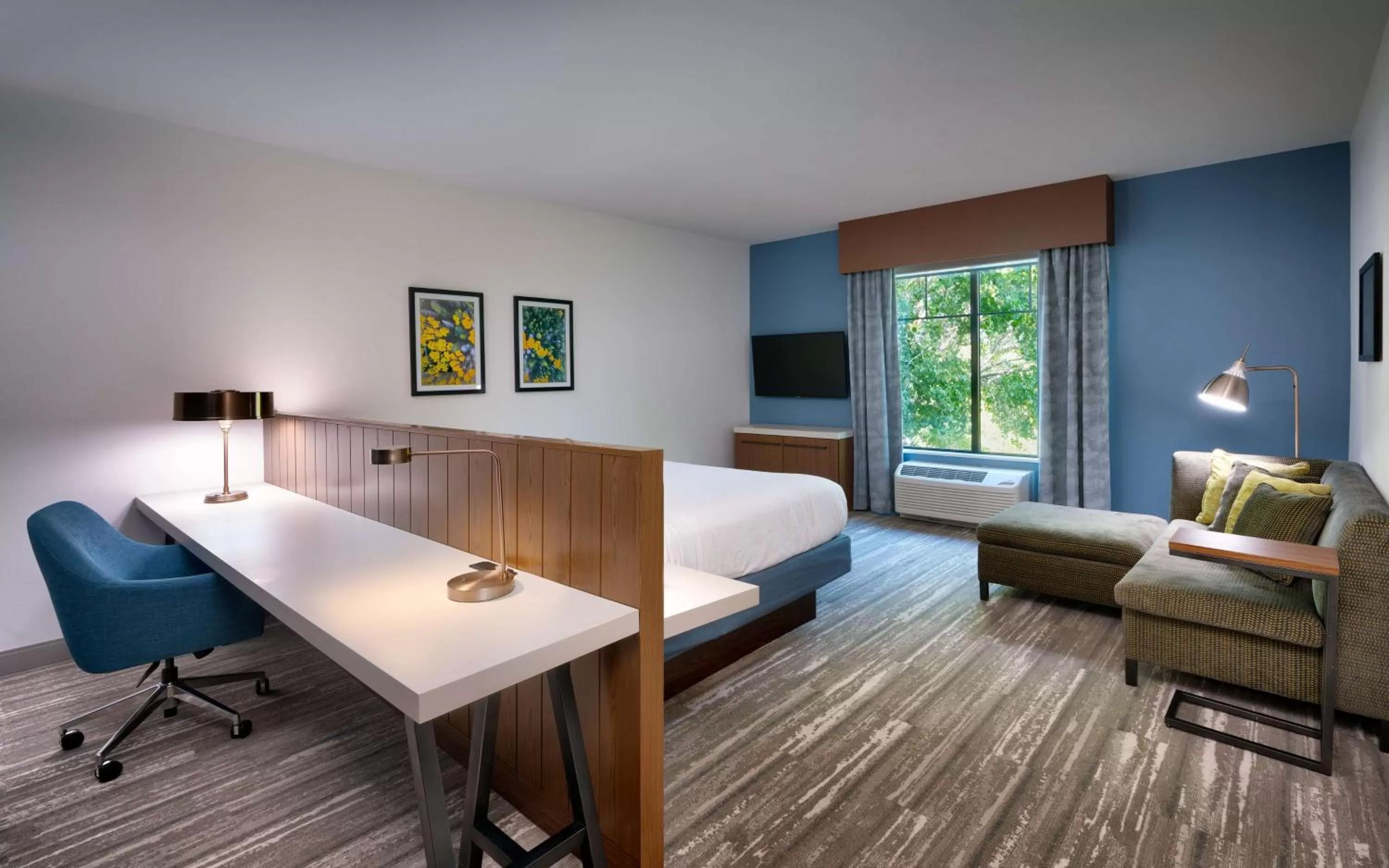 Bedroom in Hilton Garden Inn Prescott Downtown, Az