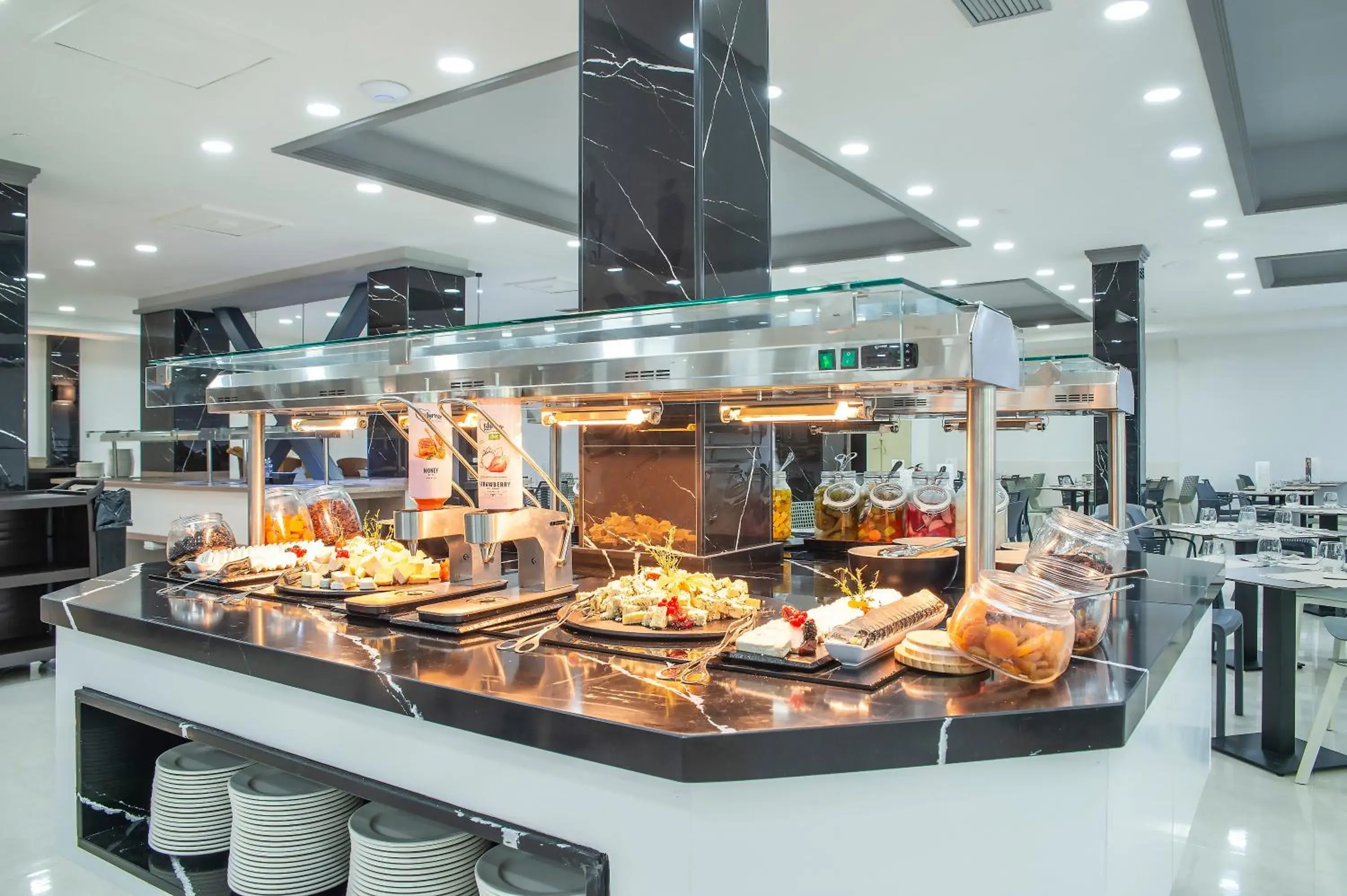 Restaurant/places to eat in Hotel Benidorm East by Pierre & Vacances Restaurant/places to eat in Hotel Benidorm East by Pierre & Vacances