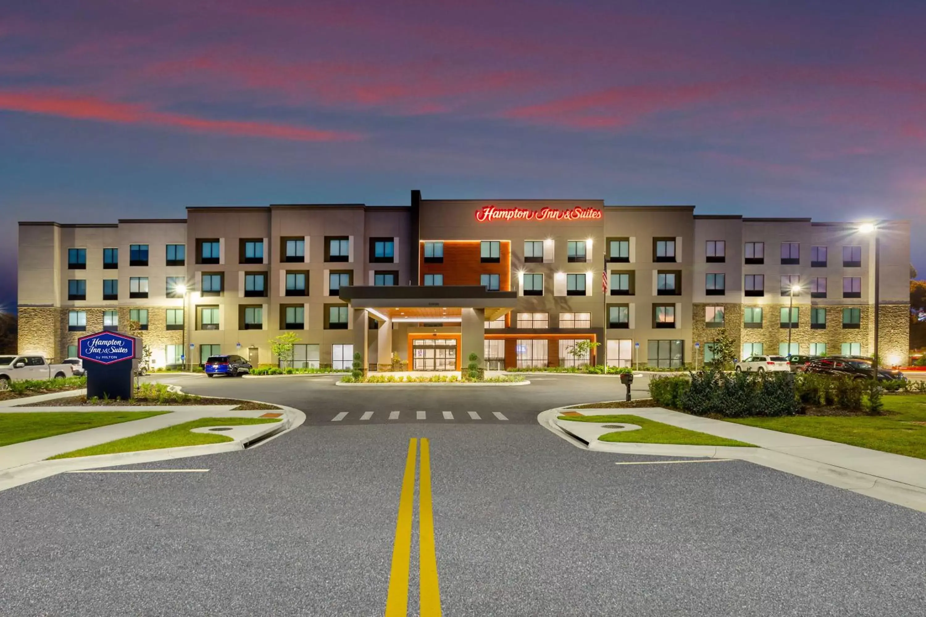 Property Building in Hampton Inn & Suites Alachua I-75, FL