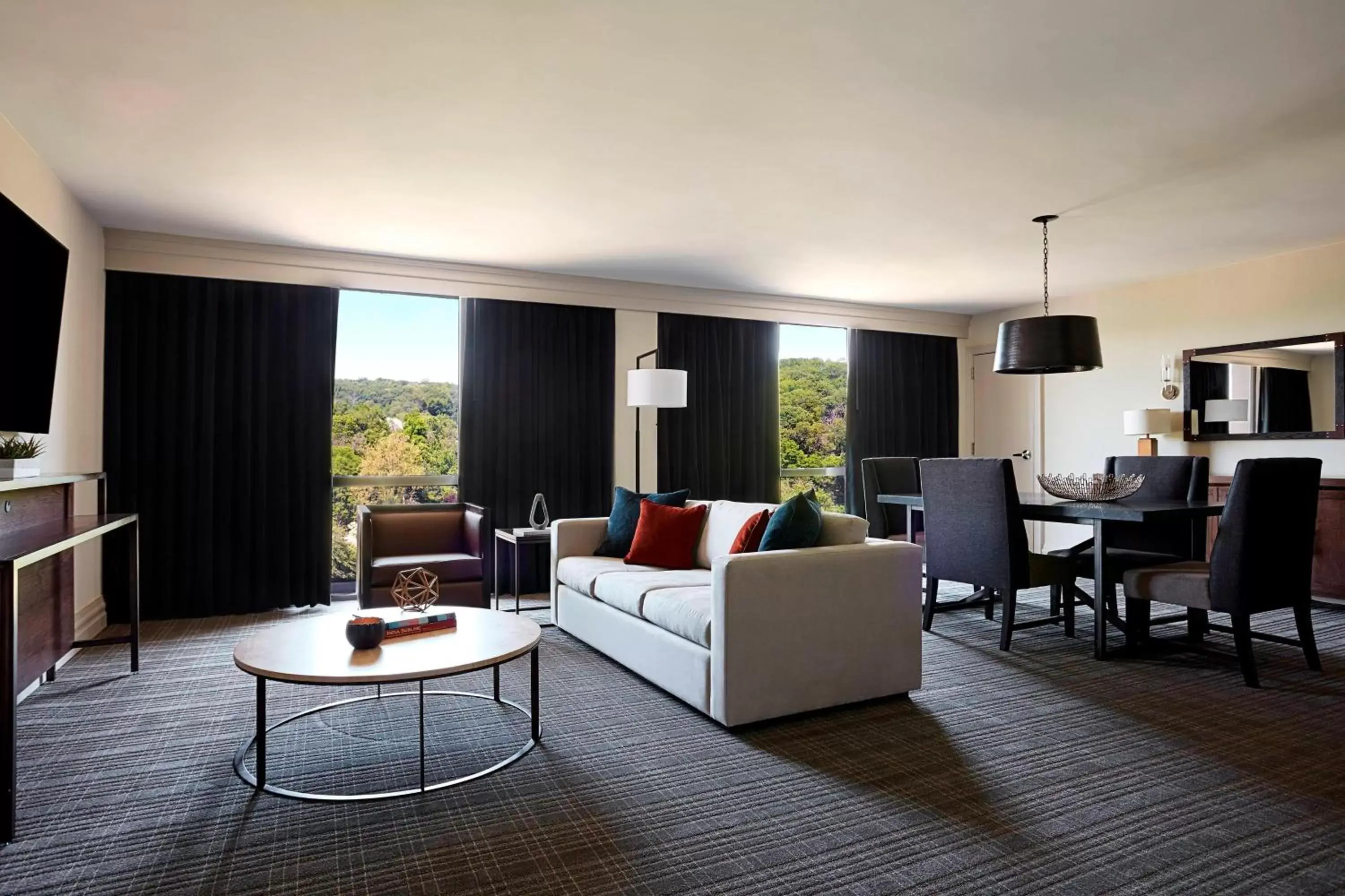 Photo of the whole room, Seating Area in Westchester Marriott