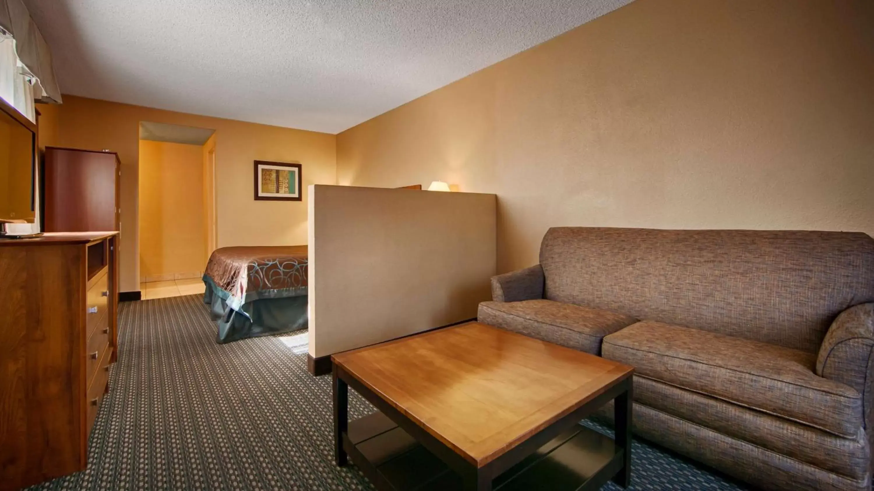 Photo of the whole room, Seating Area in Best Western Santee Lodge