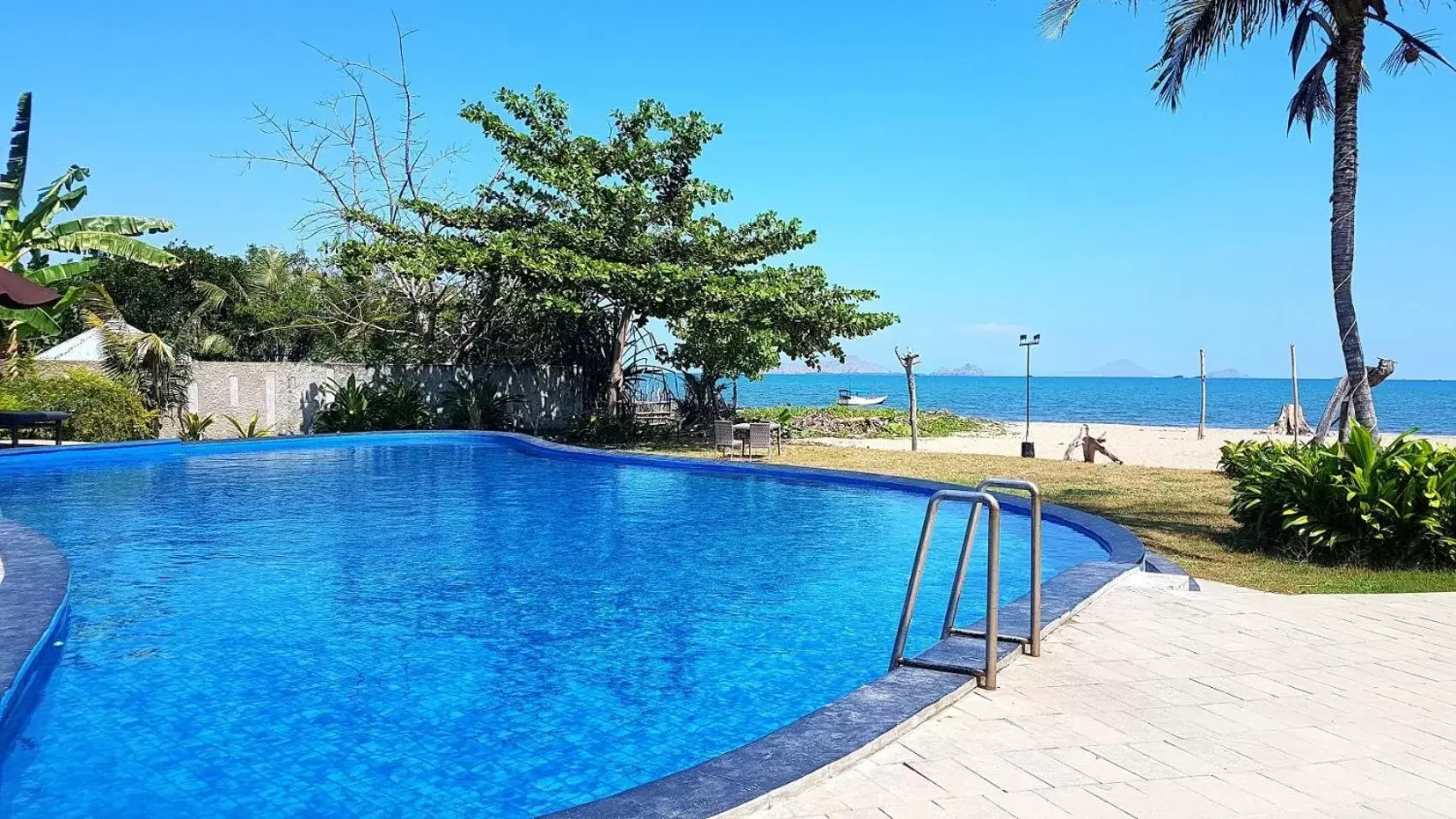 Swimming Pool in Luwansa Beach Hotel