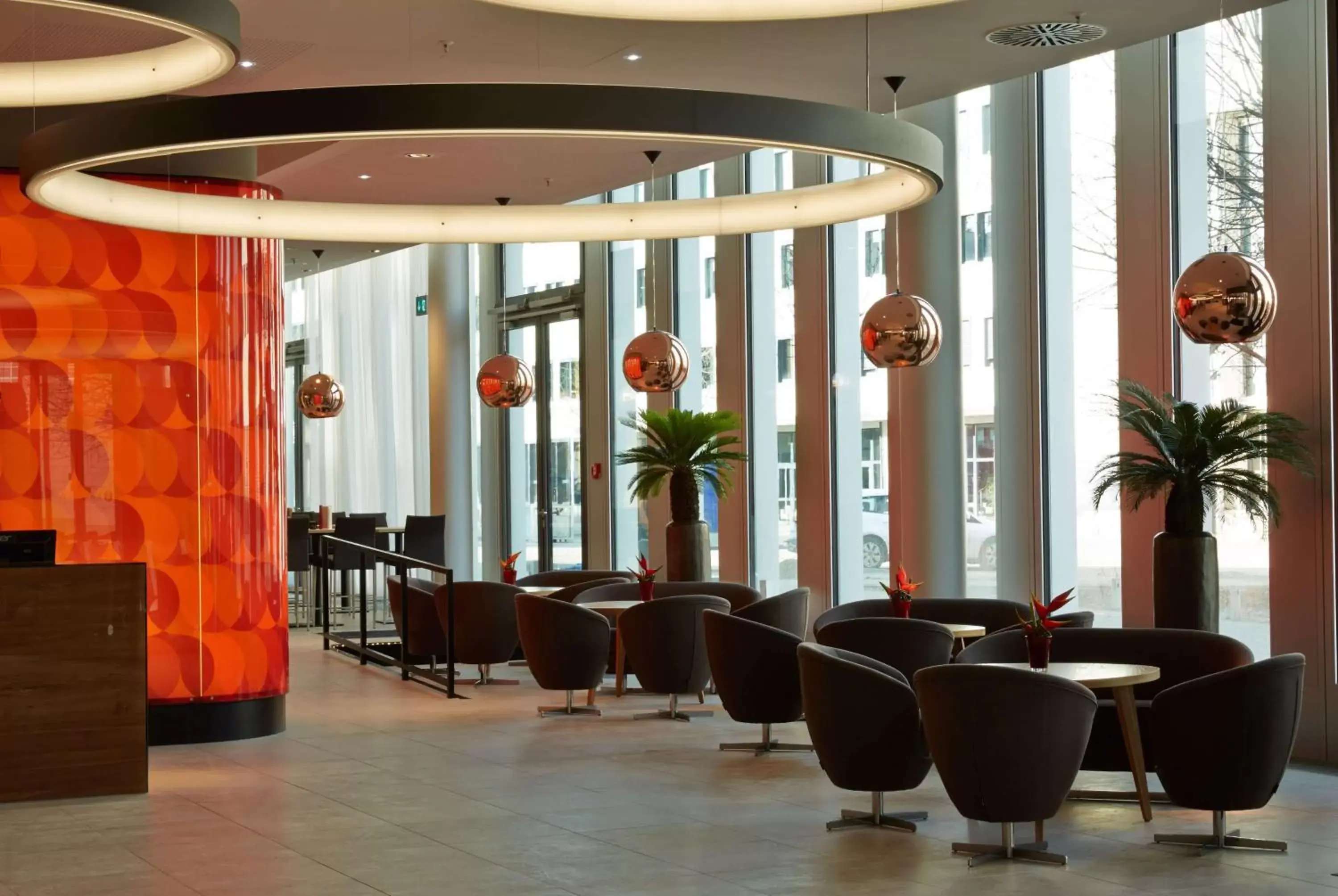 Lobby or reception, Lounge/Bar in H4 Hotel München Messe