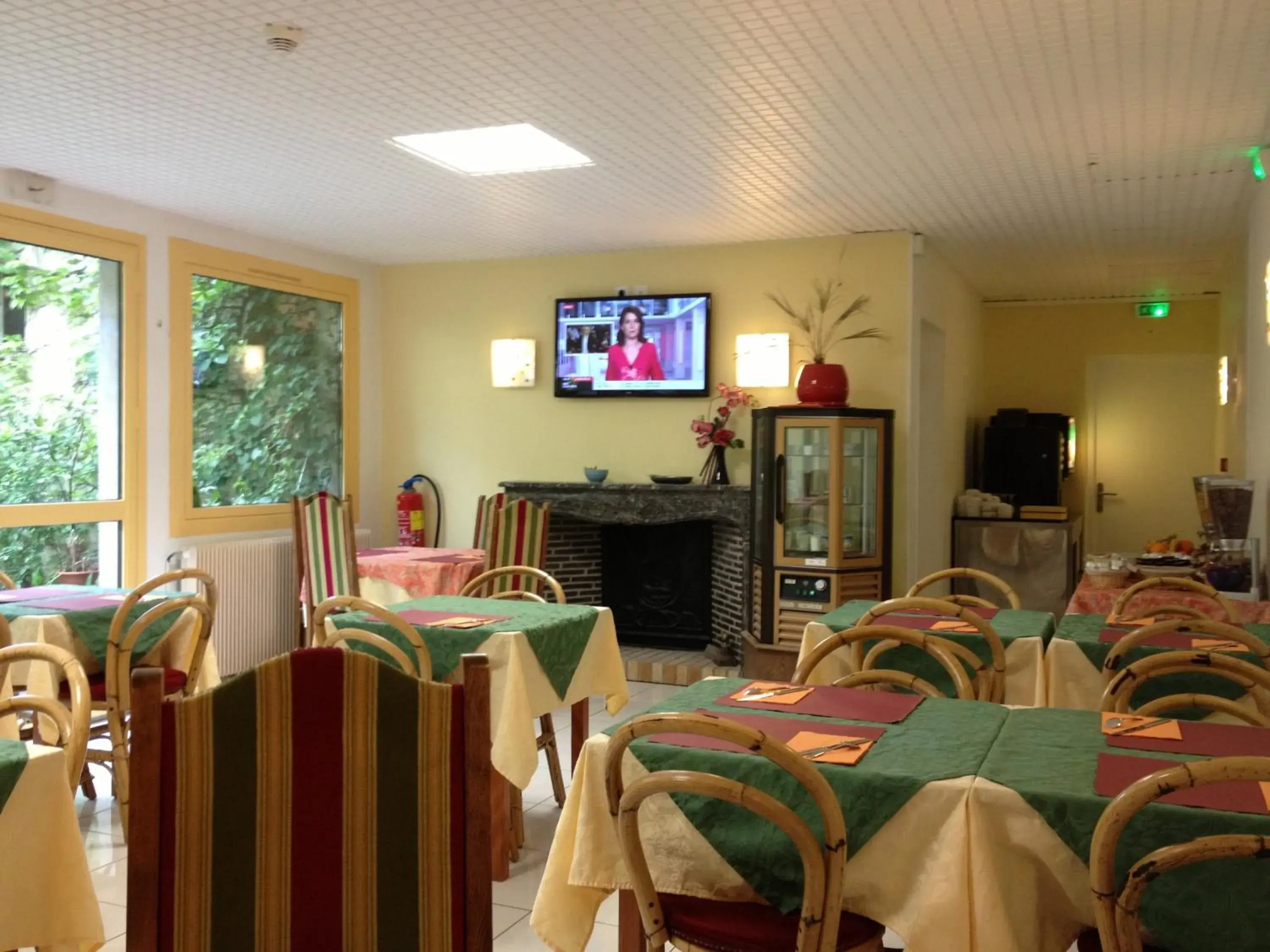 Restaurant/Places to Eat in Hotel Couleurs Sud