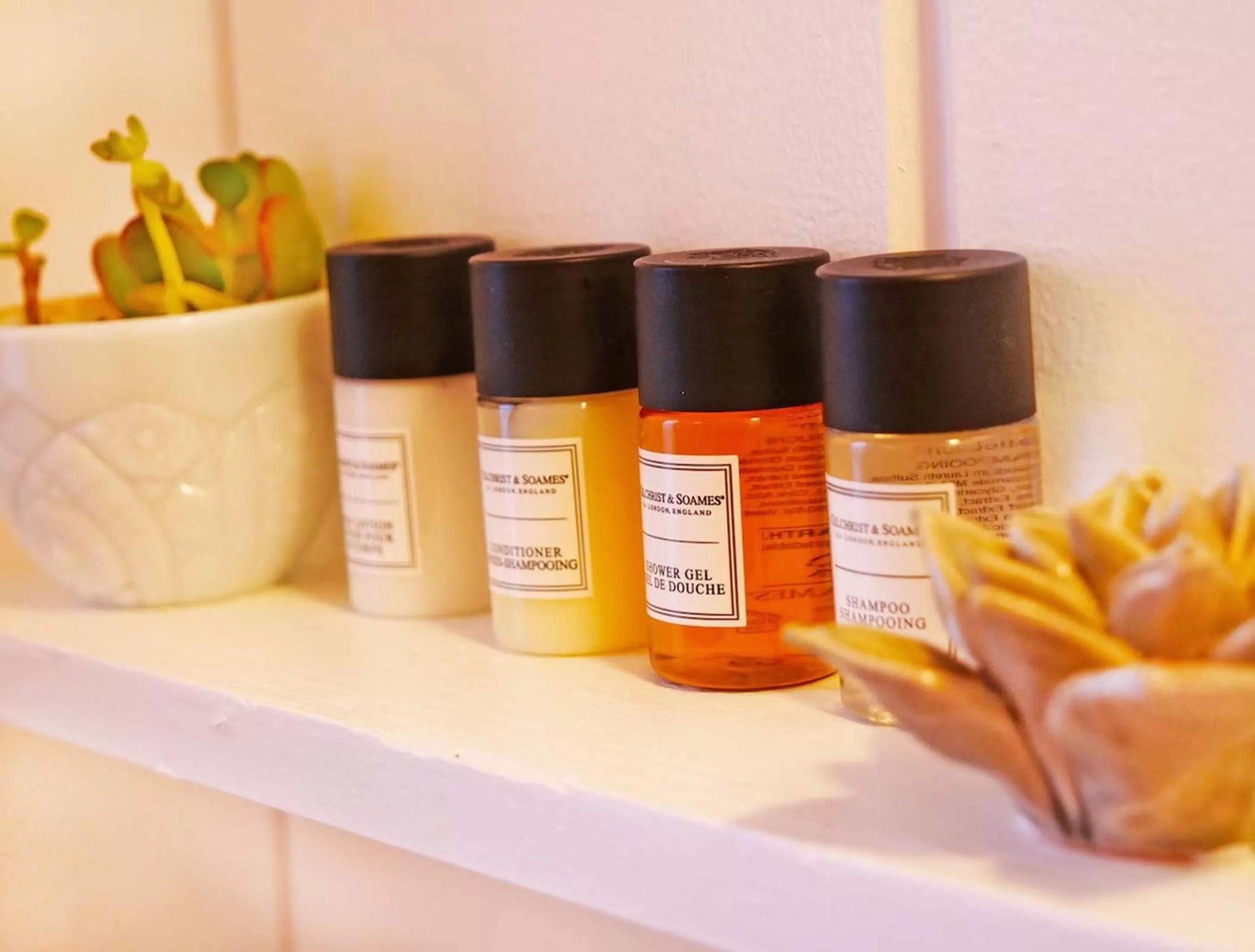 Bathroom in Grand Pine Cabins