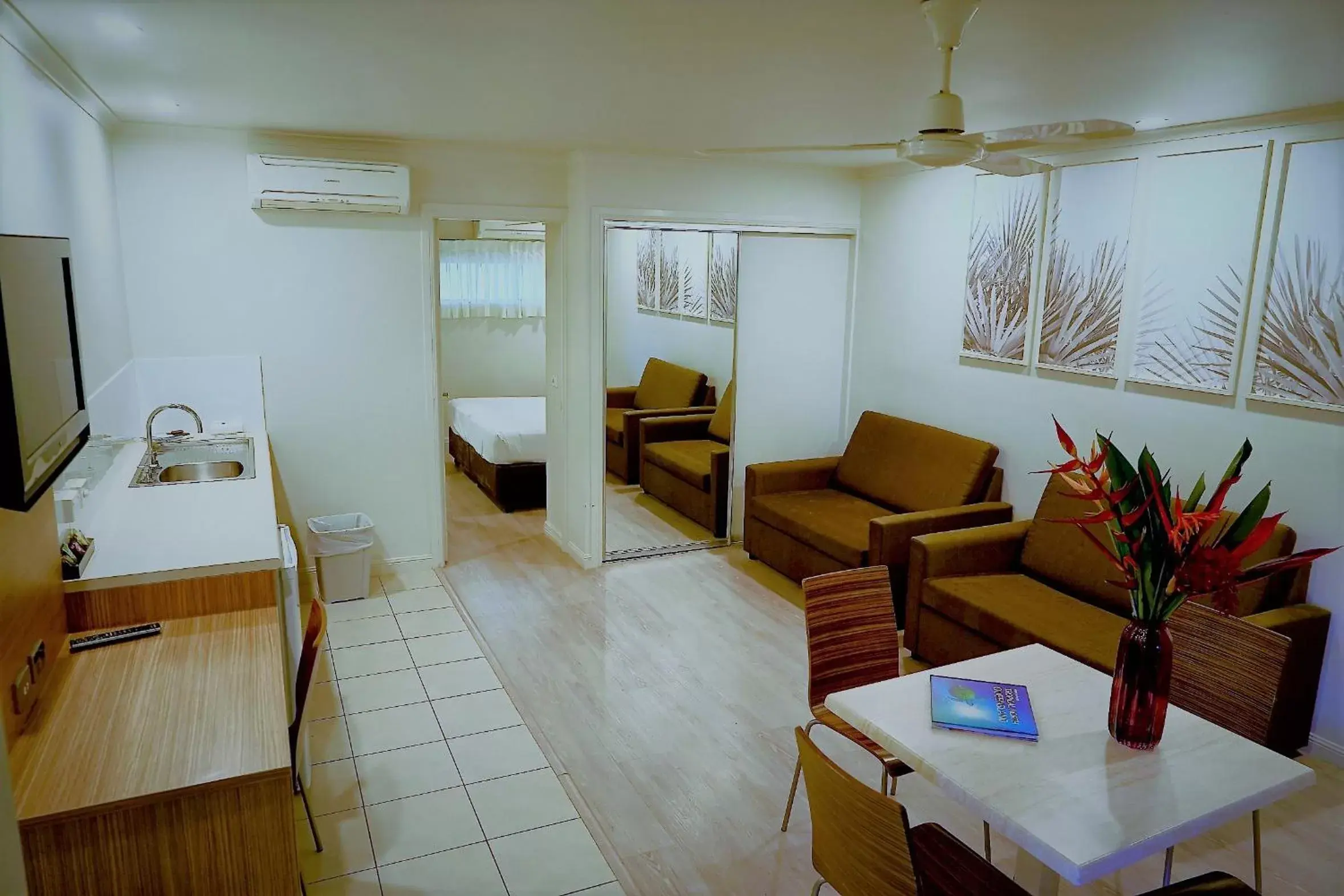 Bedroom, Seating Area in Cairns Colonial Club Resort
