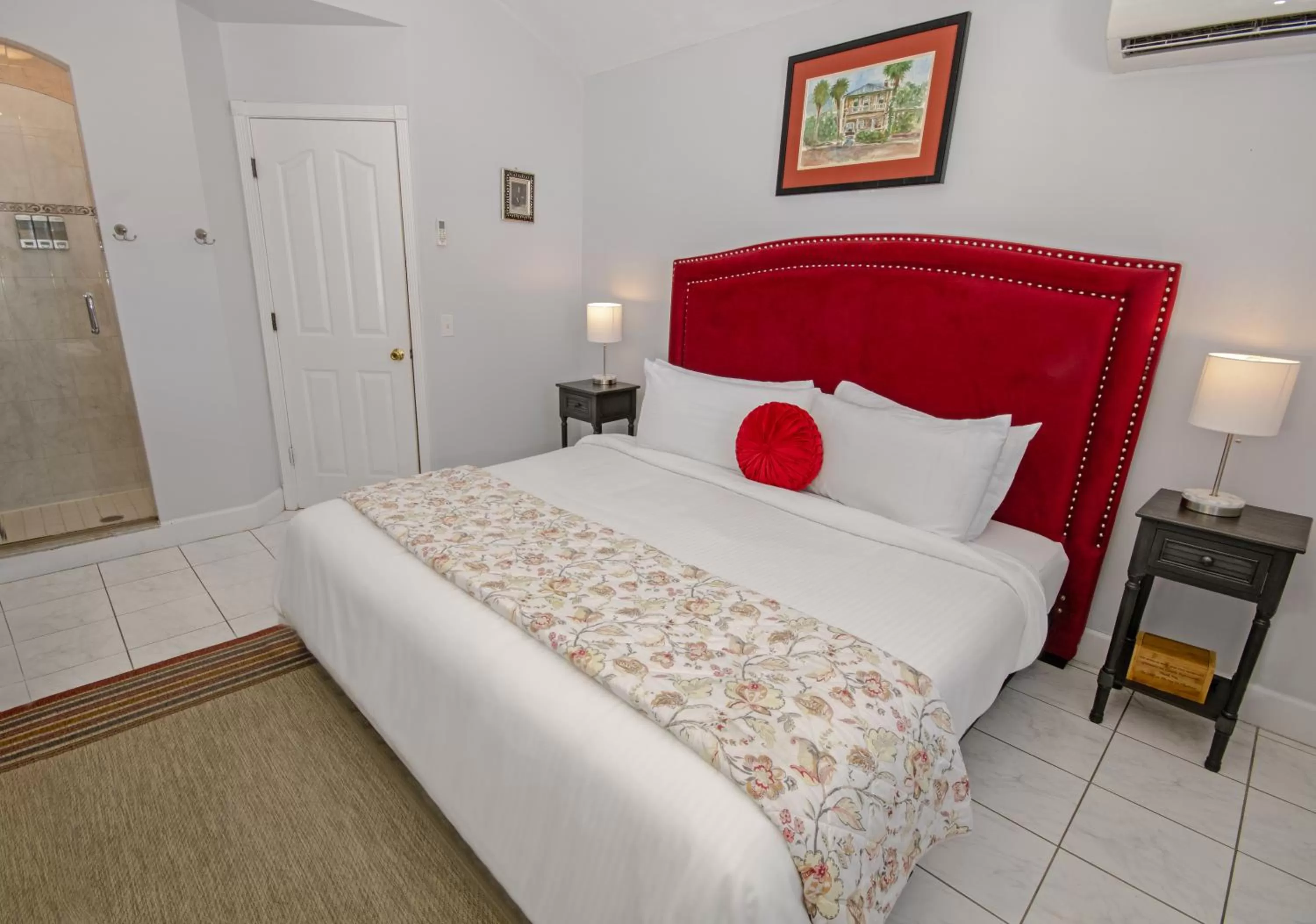 Bed in Inn on Charlotte