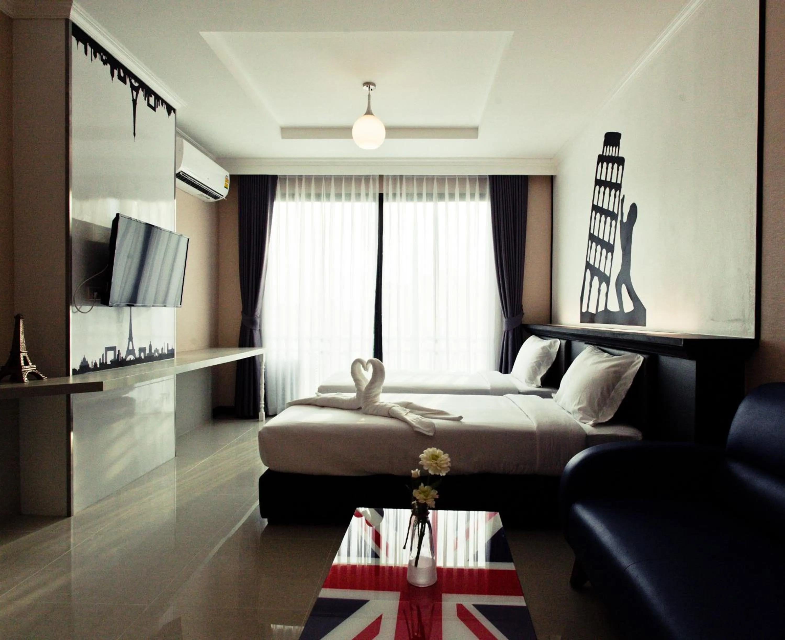 Photo of the whole room in The Proud Hotel