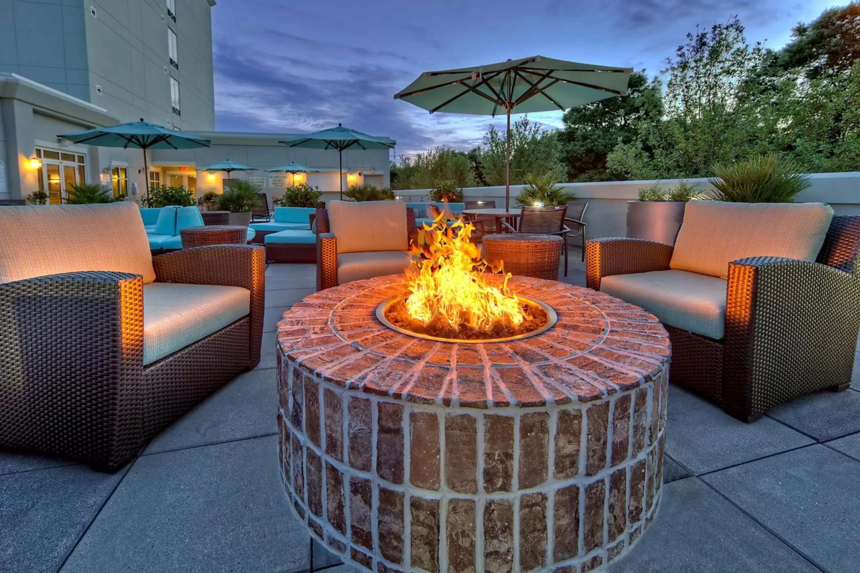 Patio in Hilton Garden Inn Charleston / Mt. Pleasant