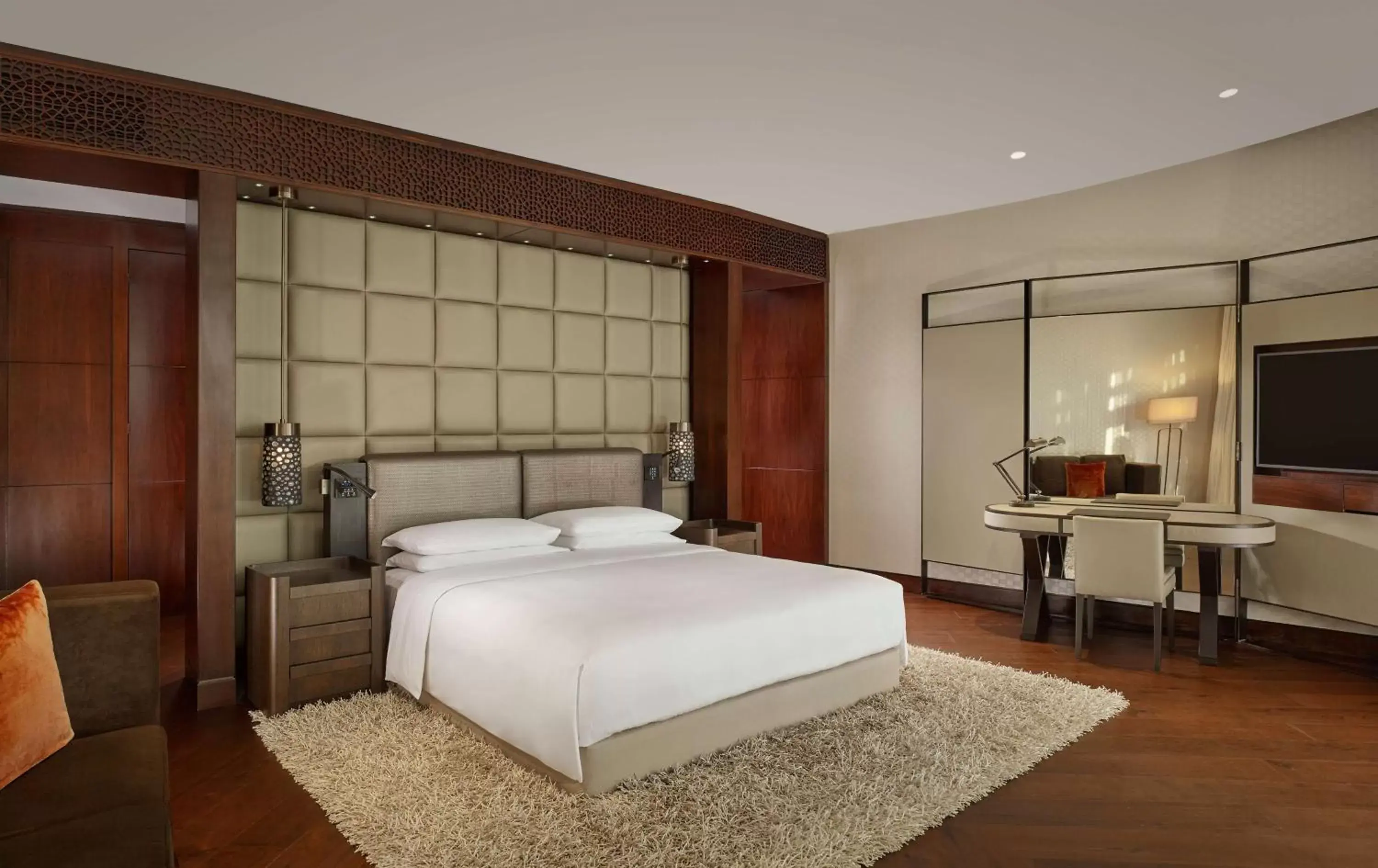 Photo of the whole room, Bed in Grand Hyatt Abu Dhabi Hotel & Residences Emirates Pearl