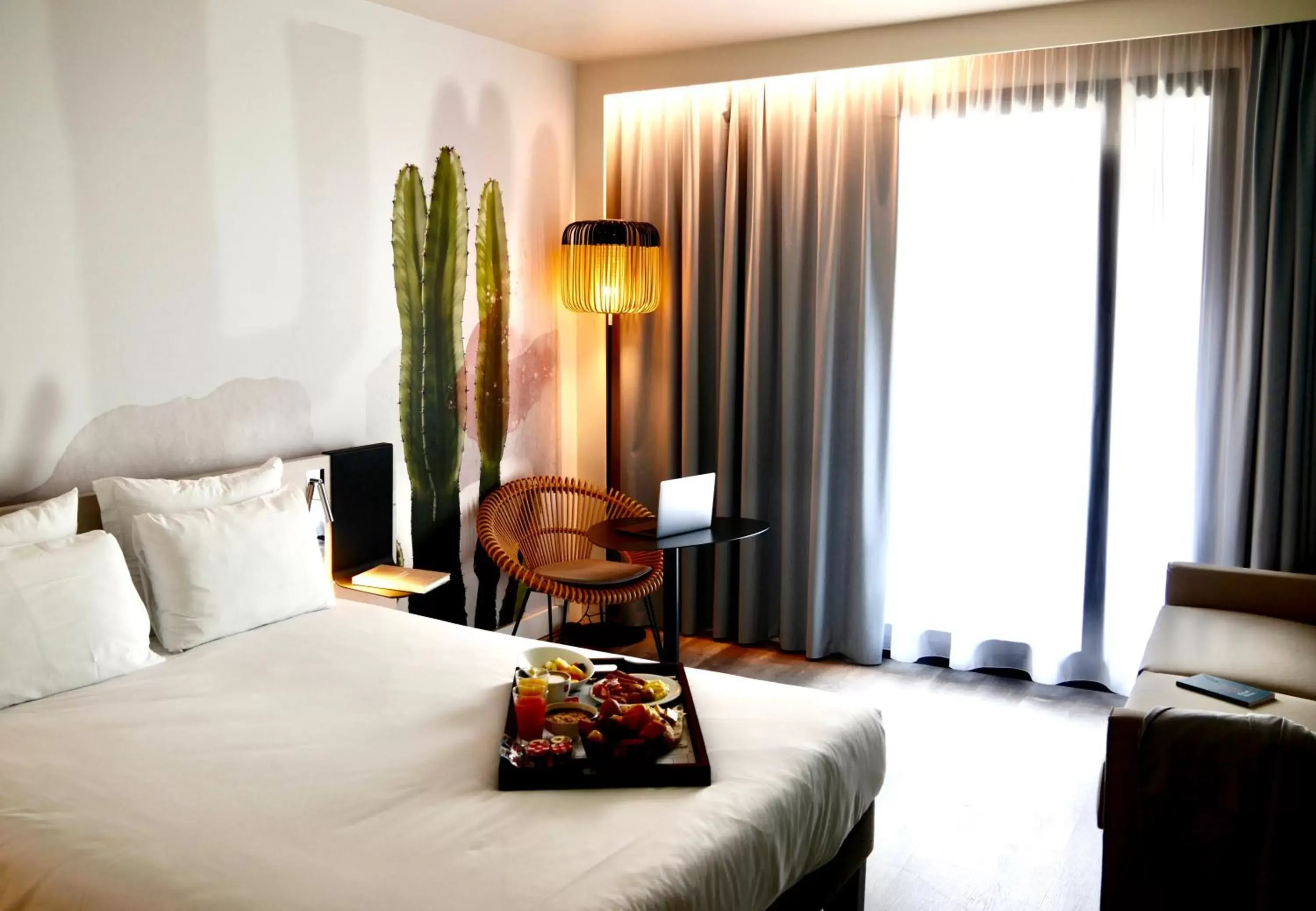 Bedroom, Bed in Novotel Monte-Carlo