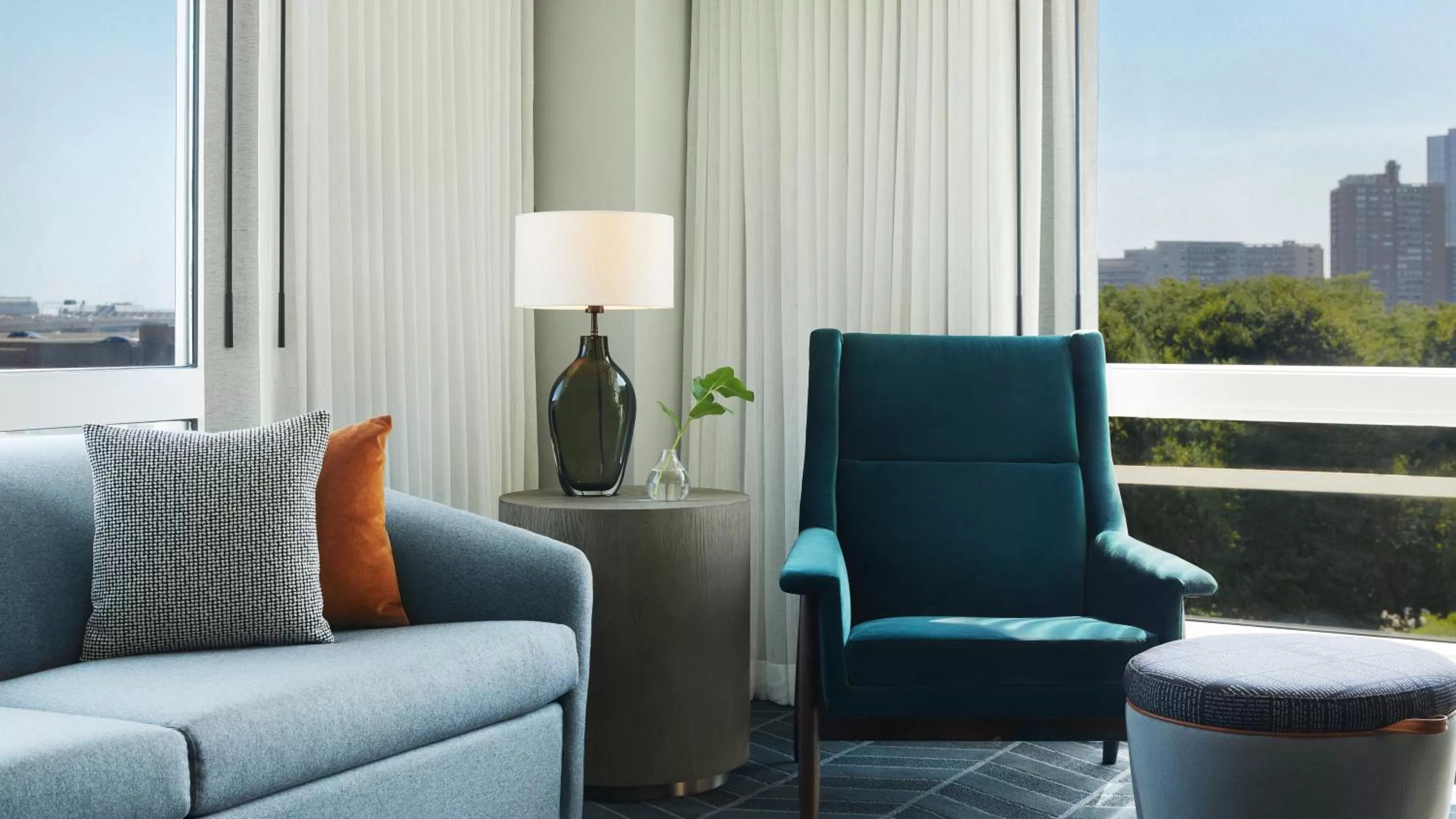 Photo of the whole room in Kimpton Marlowe by IHG