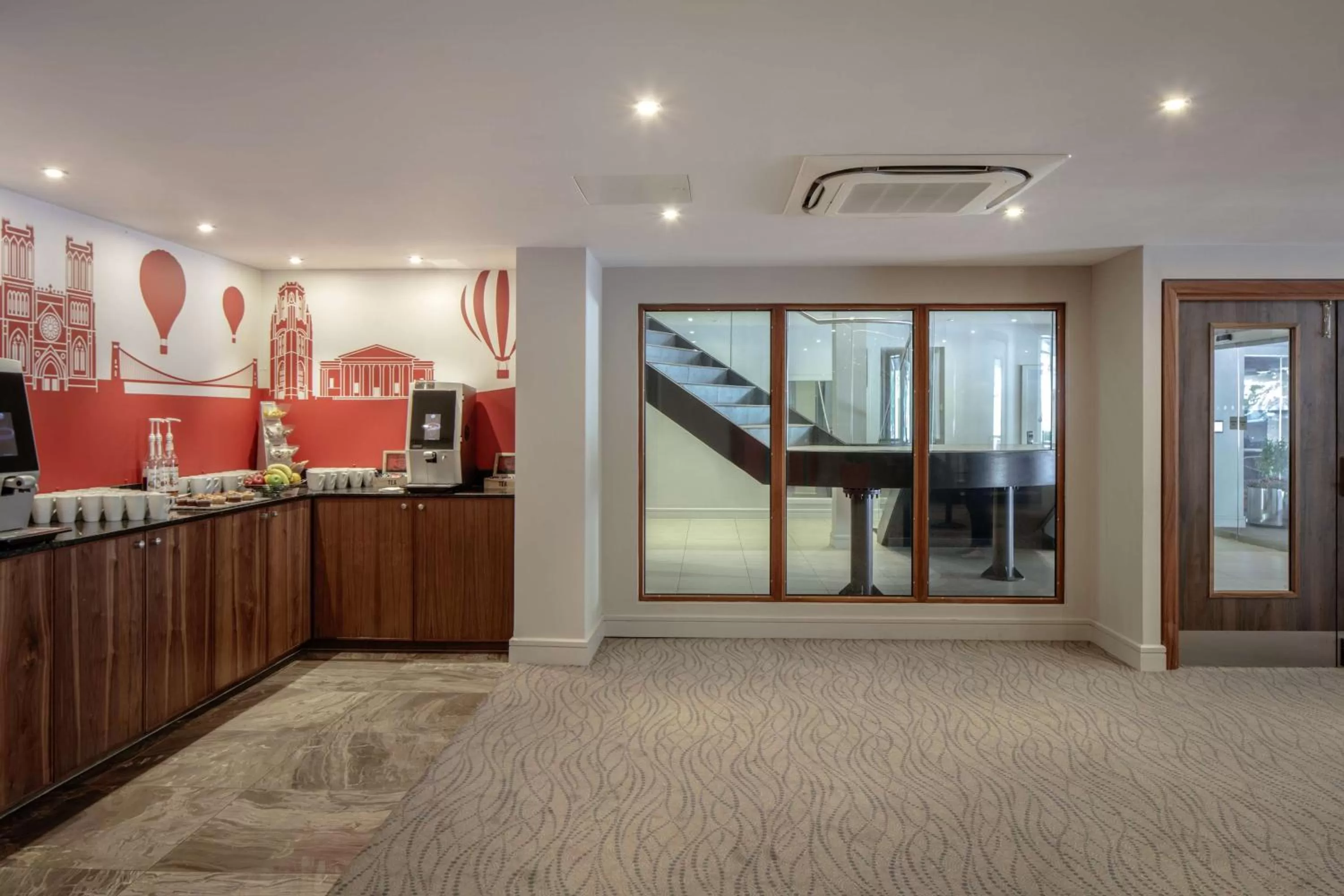 Dining area in DoubleTree by Hilton Bristol City Centre