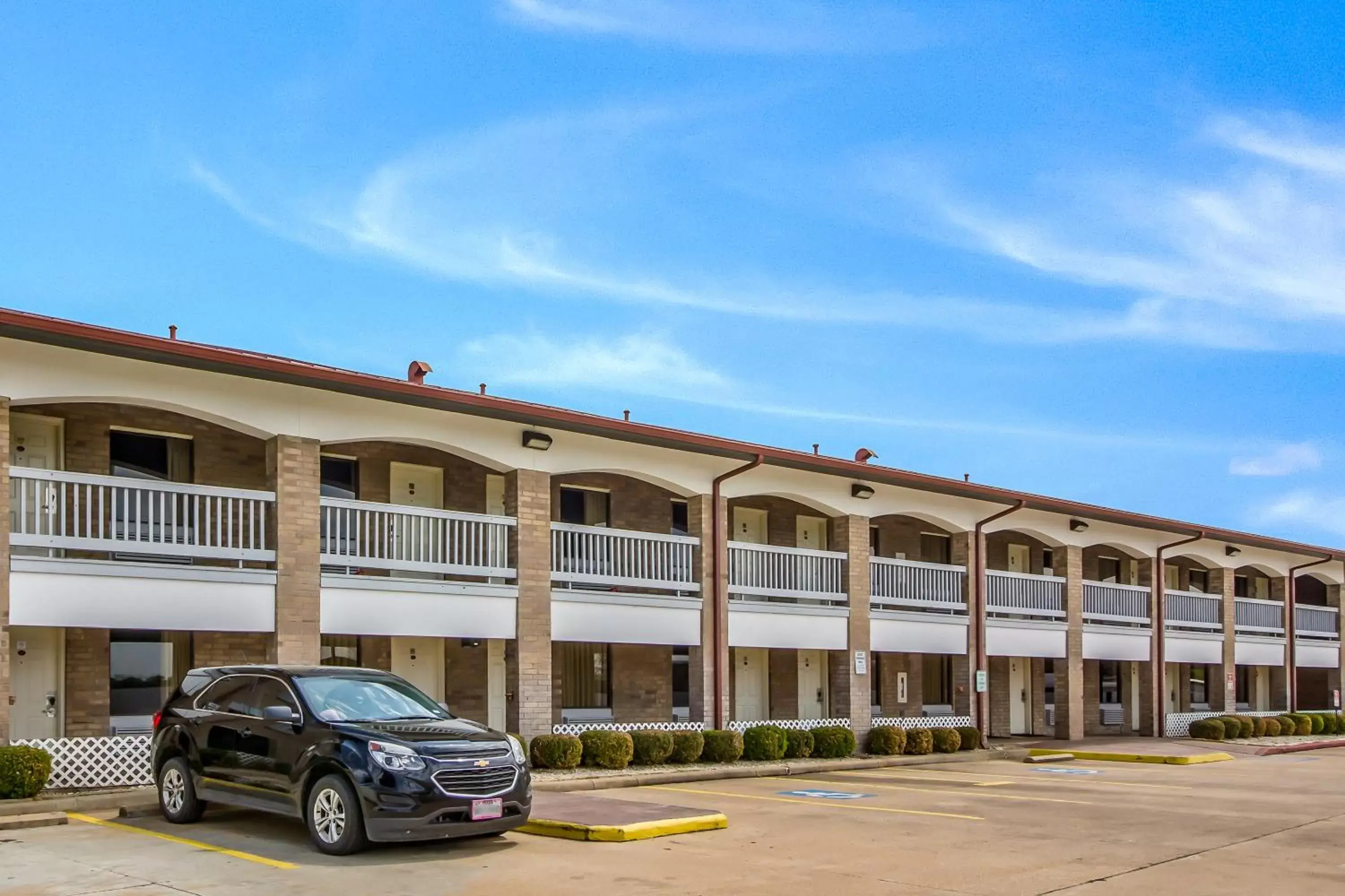 Property Building in Americas Best Value Inn Columbus