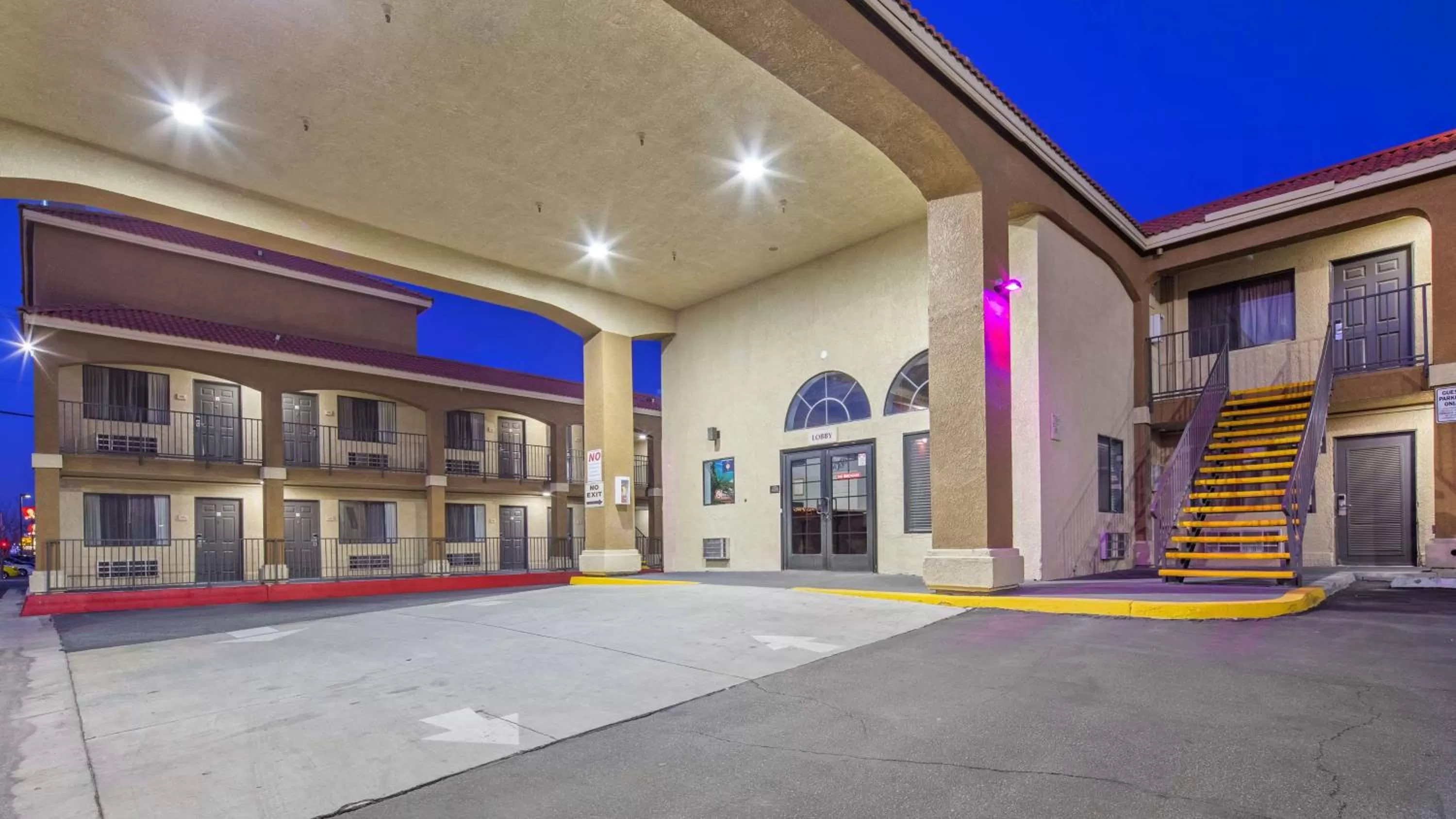 Property building in SureStay Plus Hotel by Best Western Hesperia