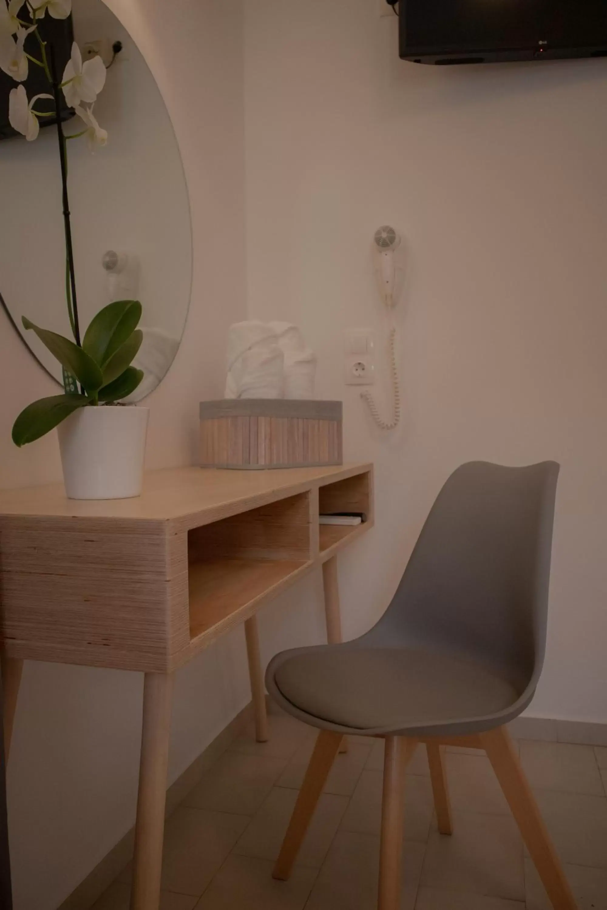 hair dresser, Seating Area in ATHANASIA APARTMENTS