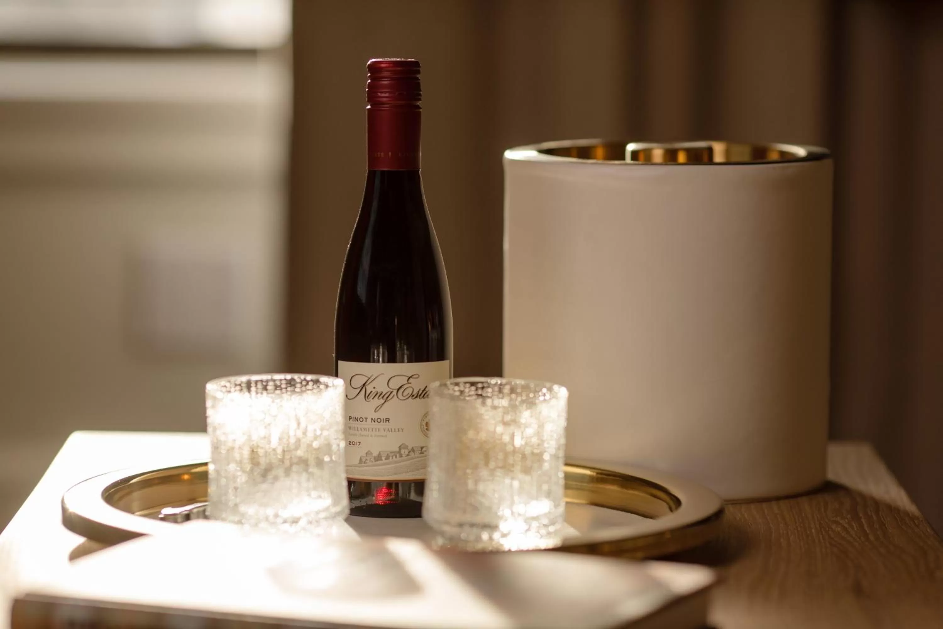 Drinks in Ändra Hotel Seattle - MGallery Collection