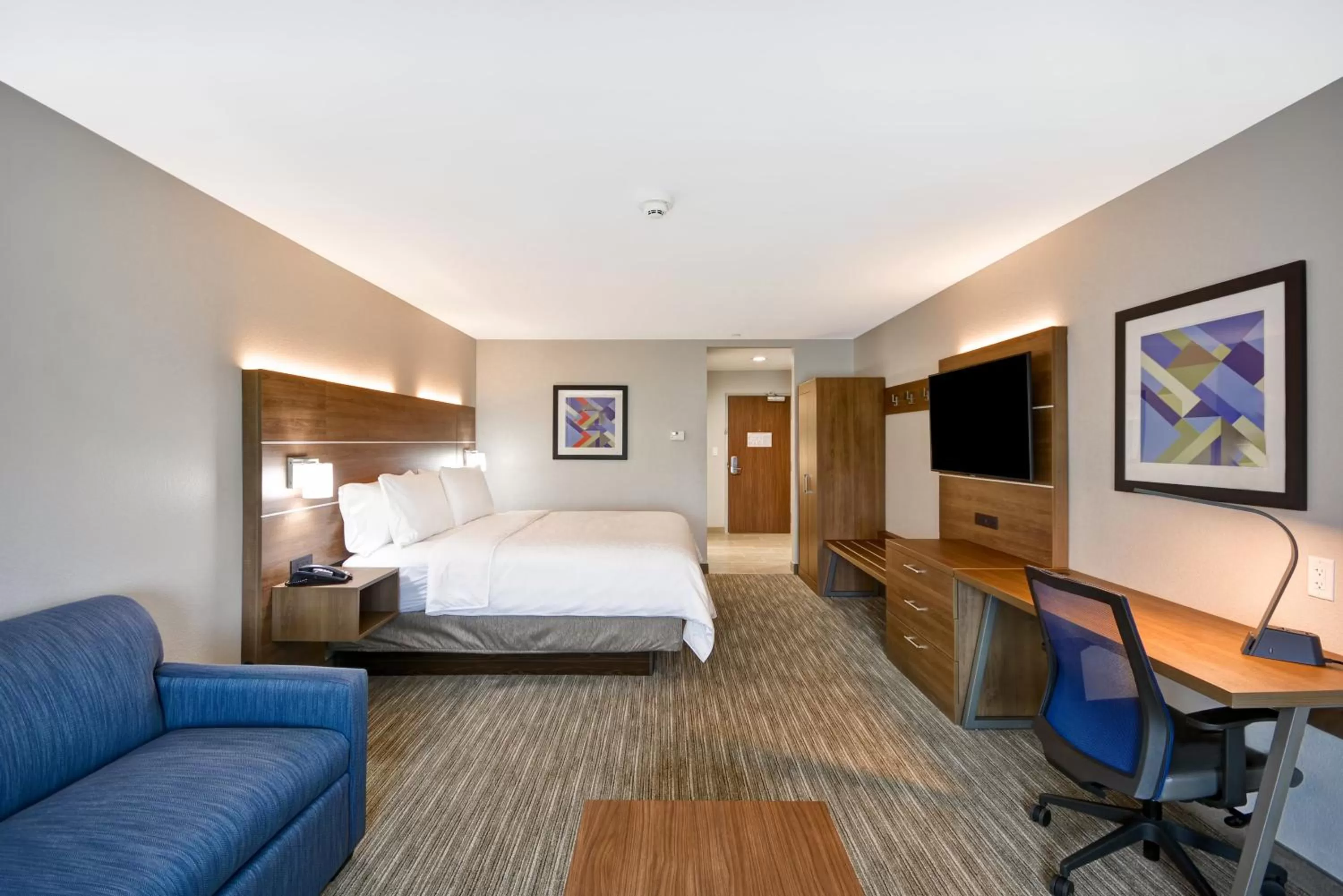 Photo of the whole room, Bed in Holiday Inn Express & Suites - Houston NASA - Boardwalk Area by IHG