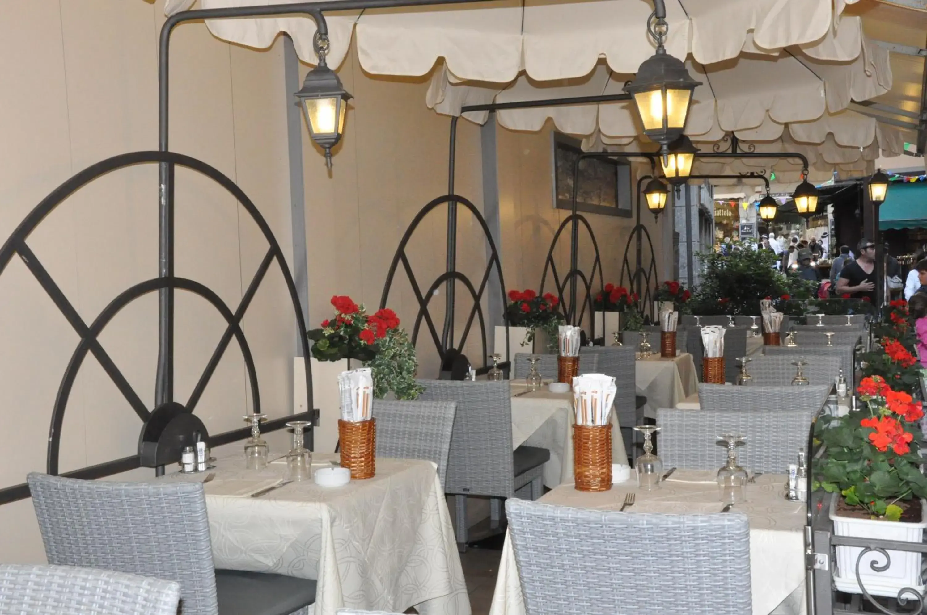 Restaurant/Places to Eat in Hotel Moderno