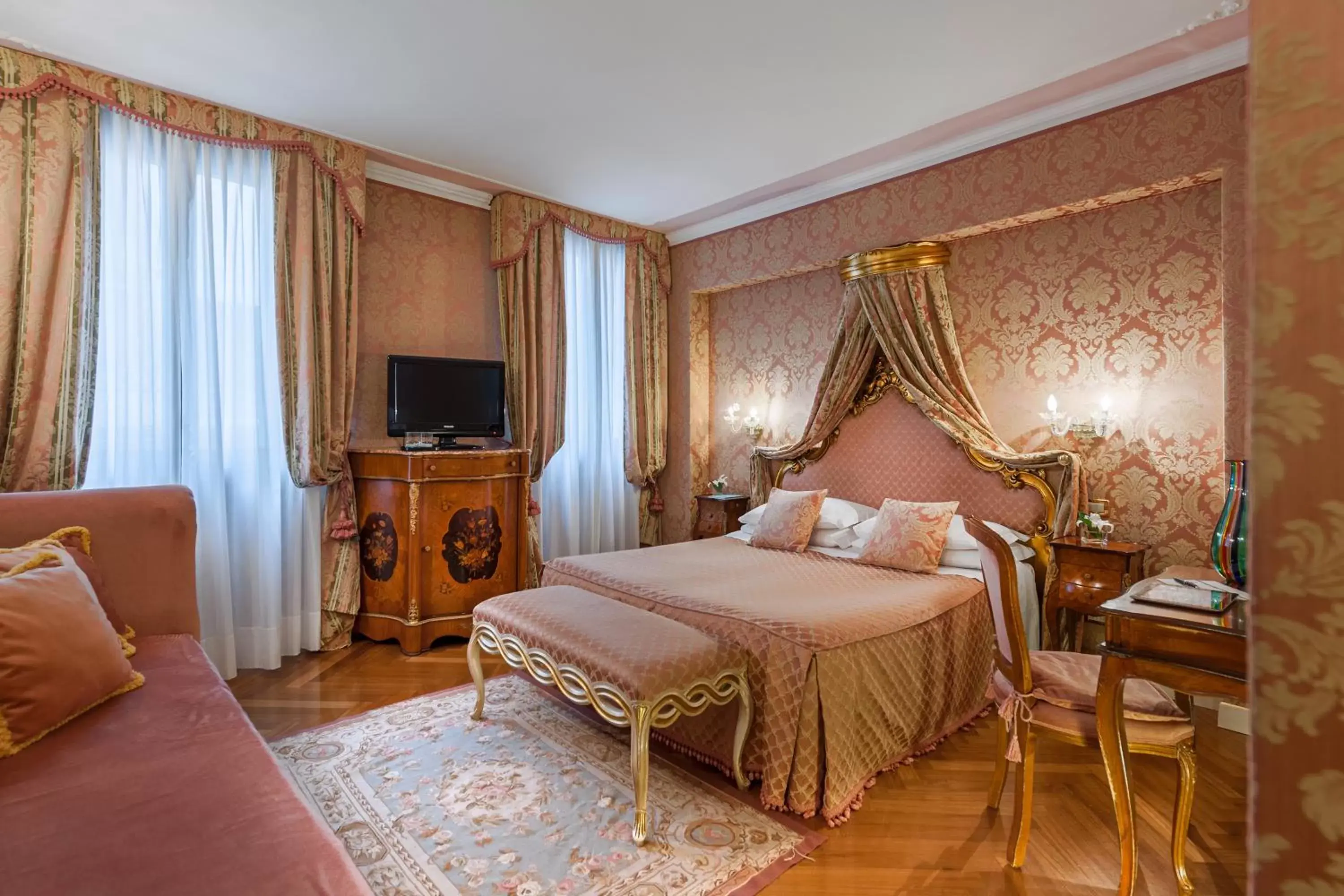 Photo of the whole room, Bed in Hotel Antico Doge - a Member of Elizabeth Hotel Group