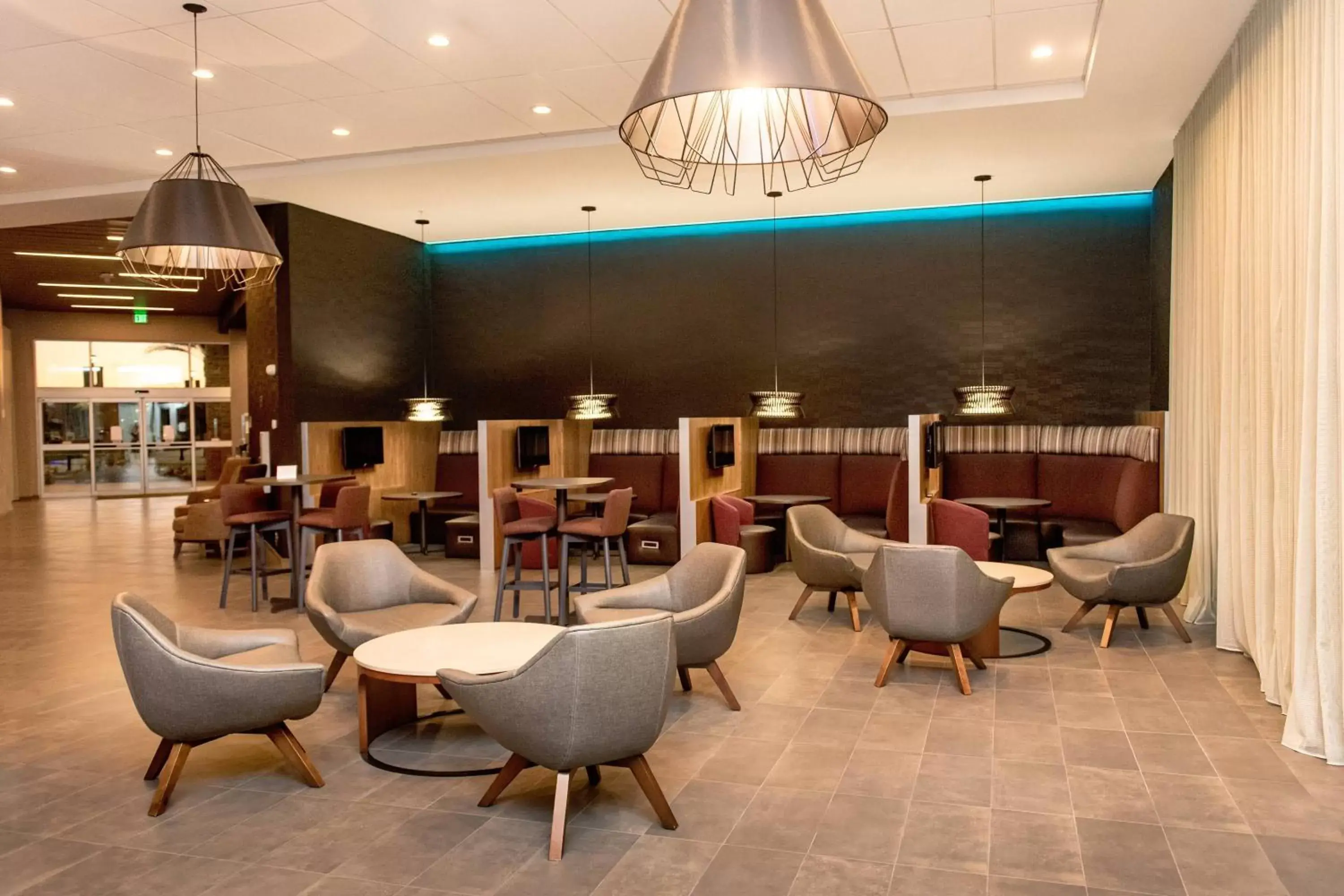 Lobby or reception, Lounge/Bar in Courtyard by Marriott Mesa at Wrigleyville West