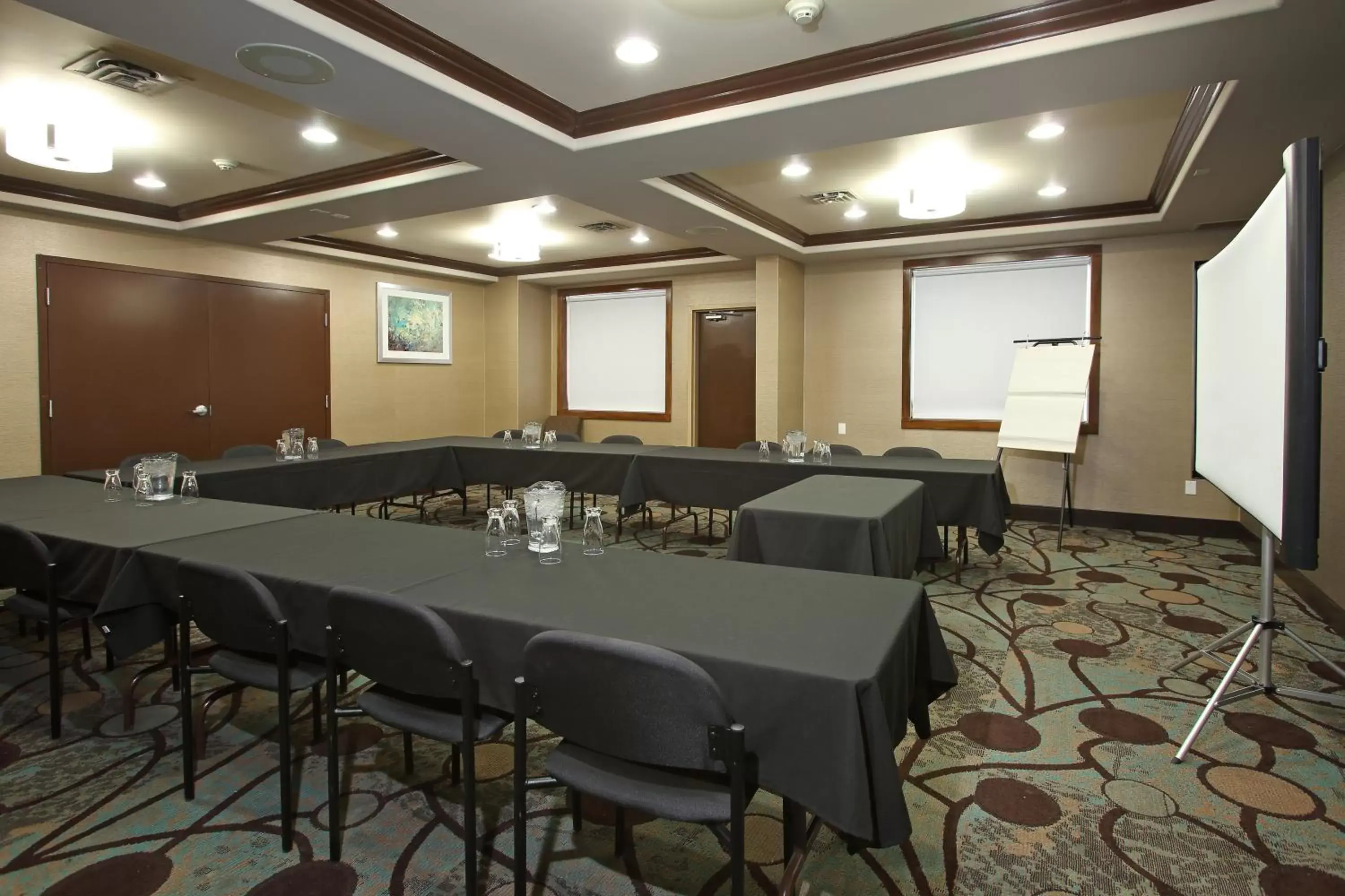 Meeting/conference room in Holiday Inn Express Hotel & Suites Vernon, an IHG Hotel