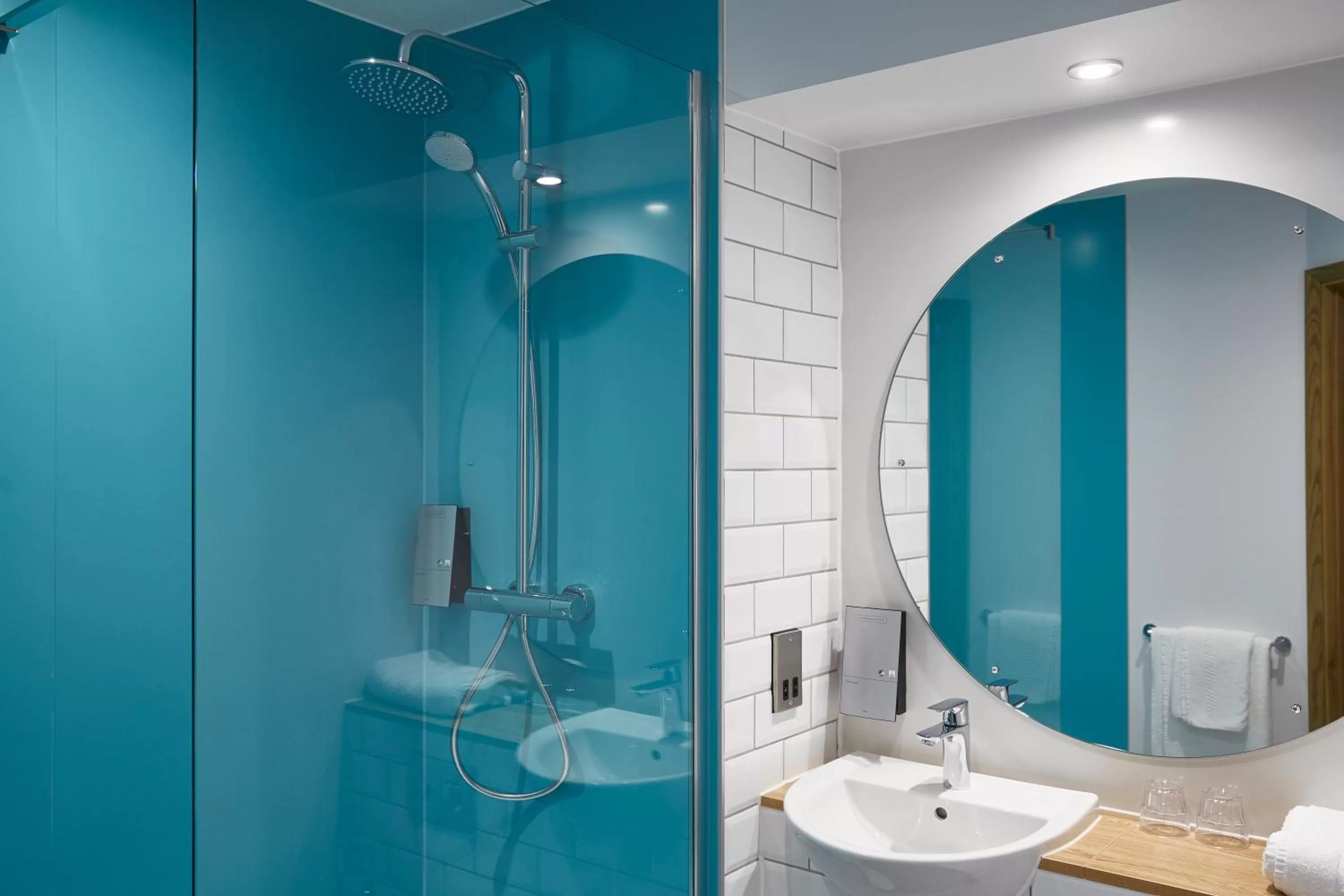 Bathroom in The Churchill By Greene King Inns