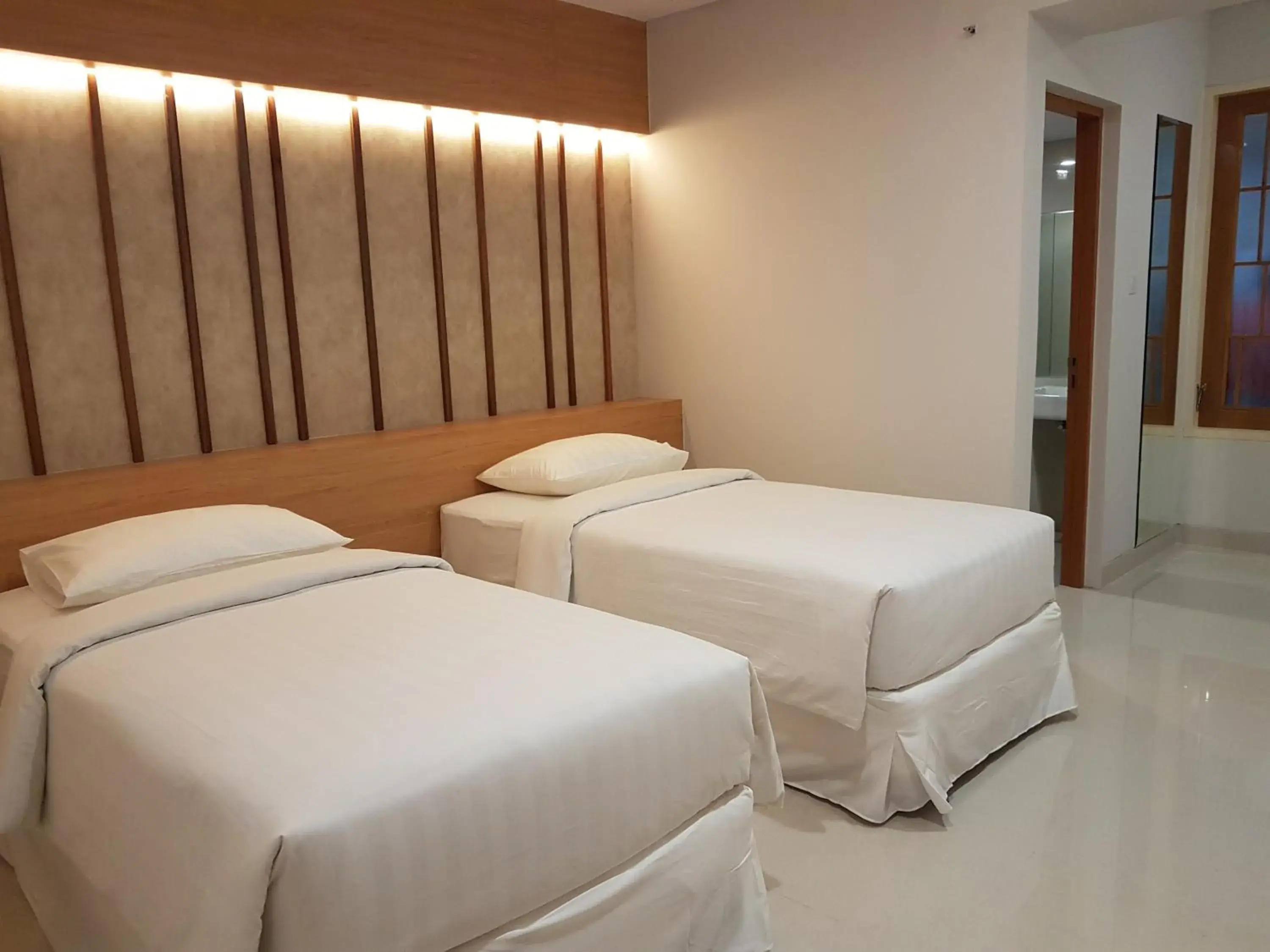 Bedroom, Bed in Choice City Hotel