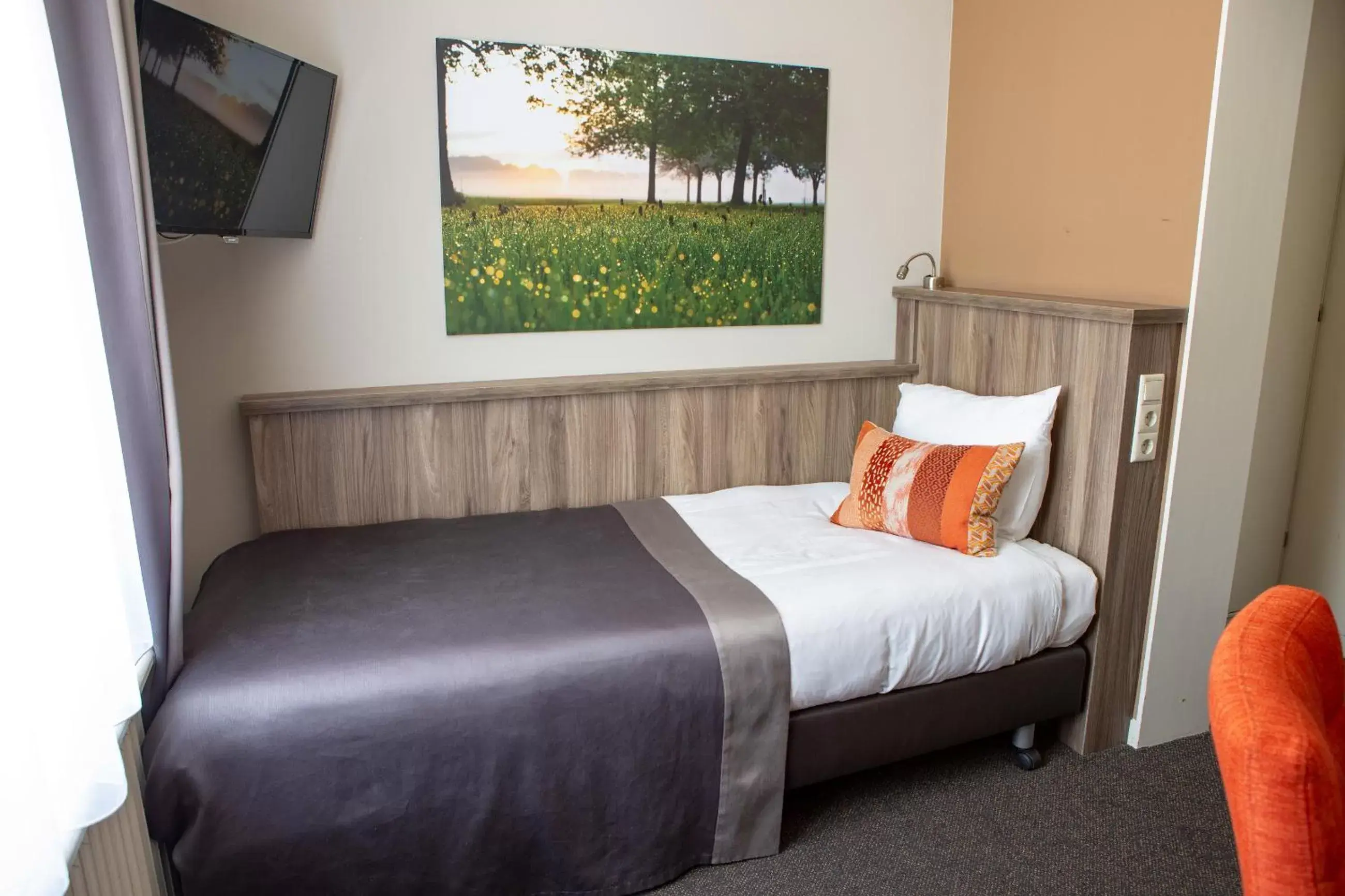 Bed in Landgoed Hotel & Restaurant Carelshaven