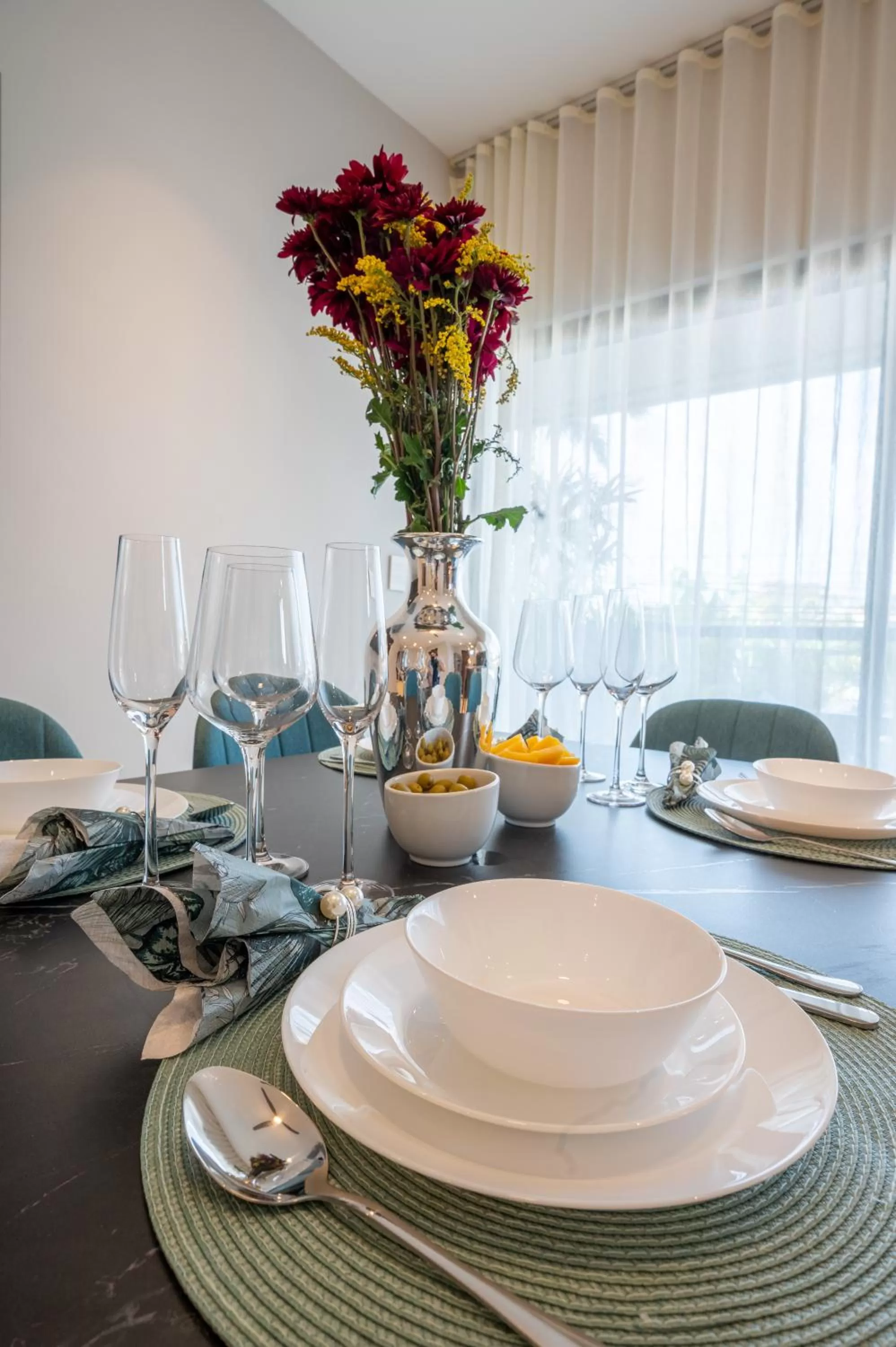 Dining area in Kippal - Modern Oasis - ApartHotel