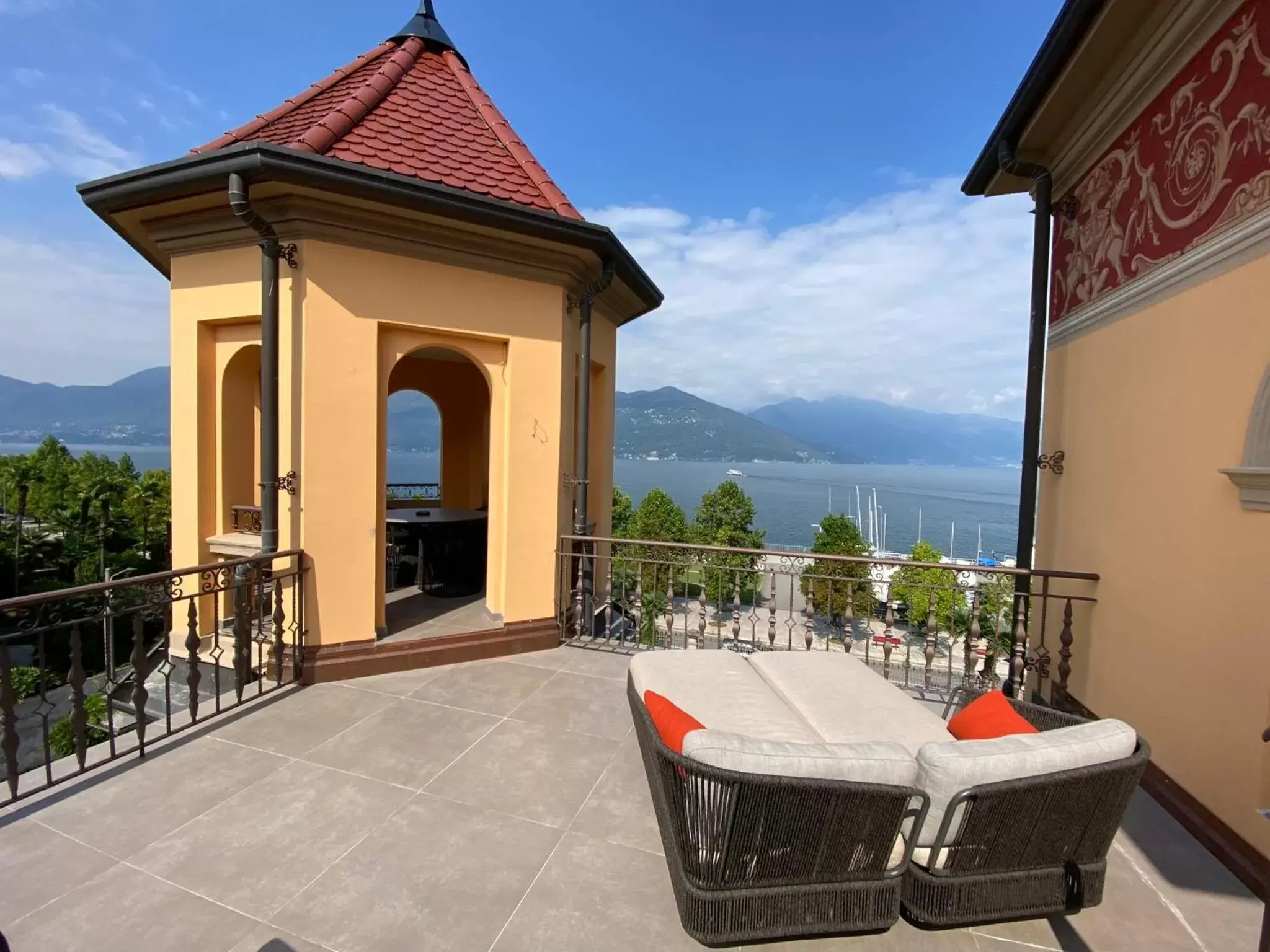 Balcony/Terrace in Camin Hotel Luino