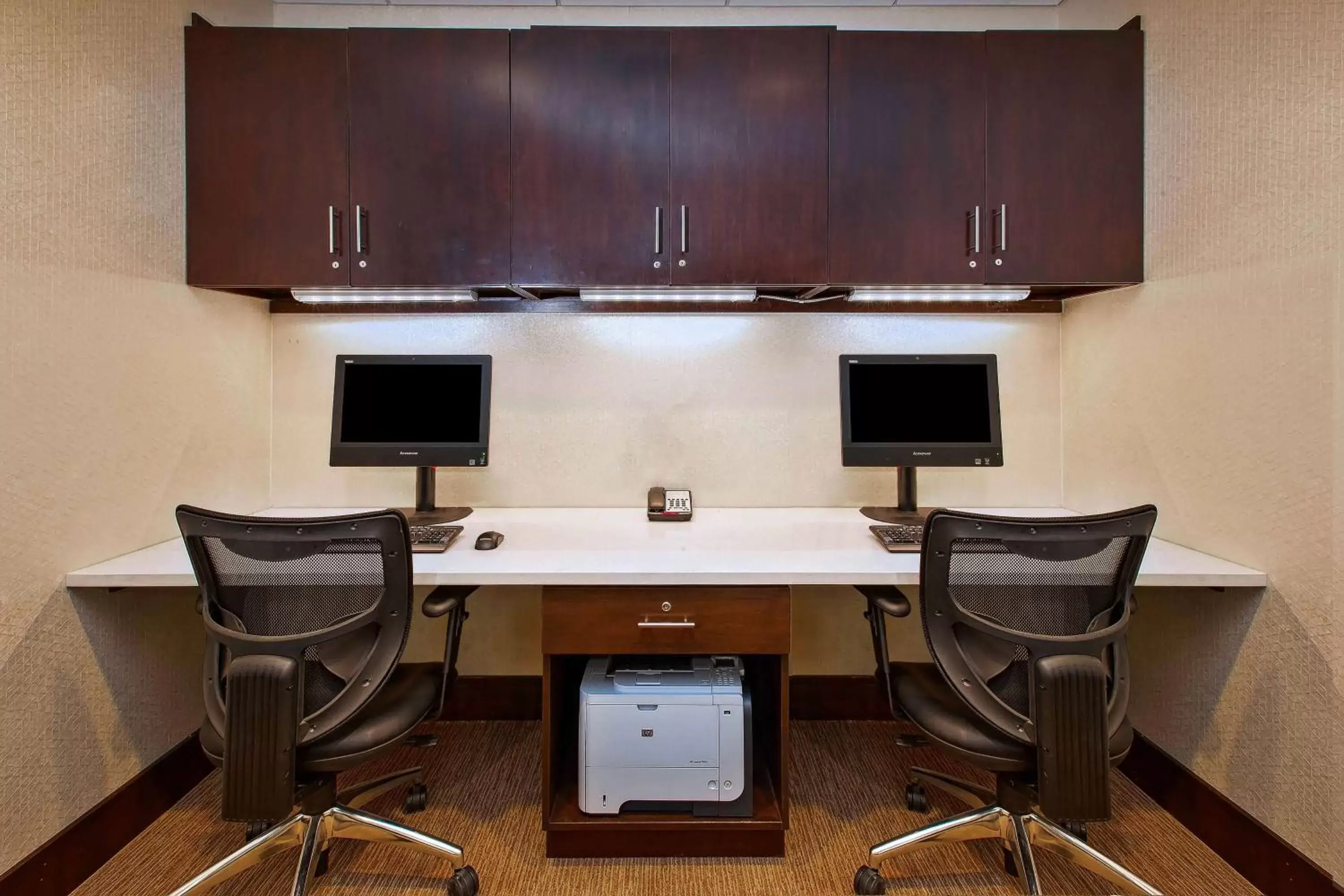 Business facilities, Business Area/Conference Room in Hampton Inn Southfield/West Bloomfield