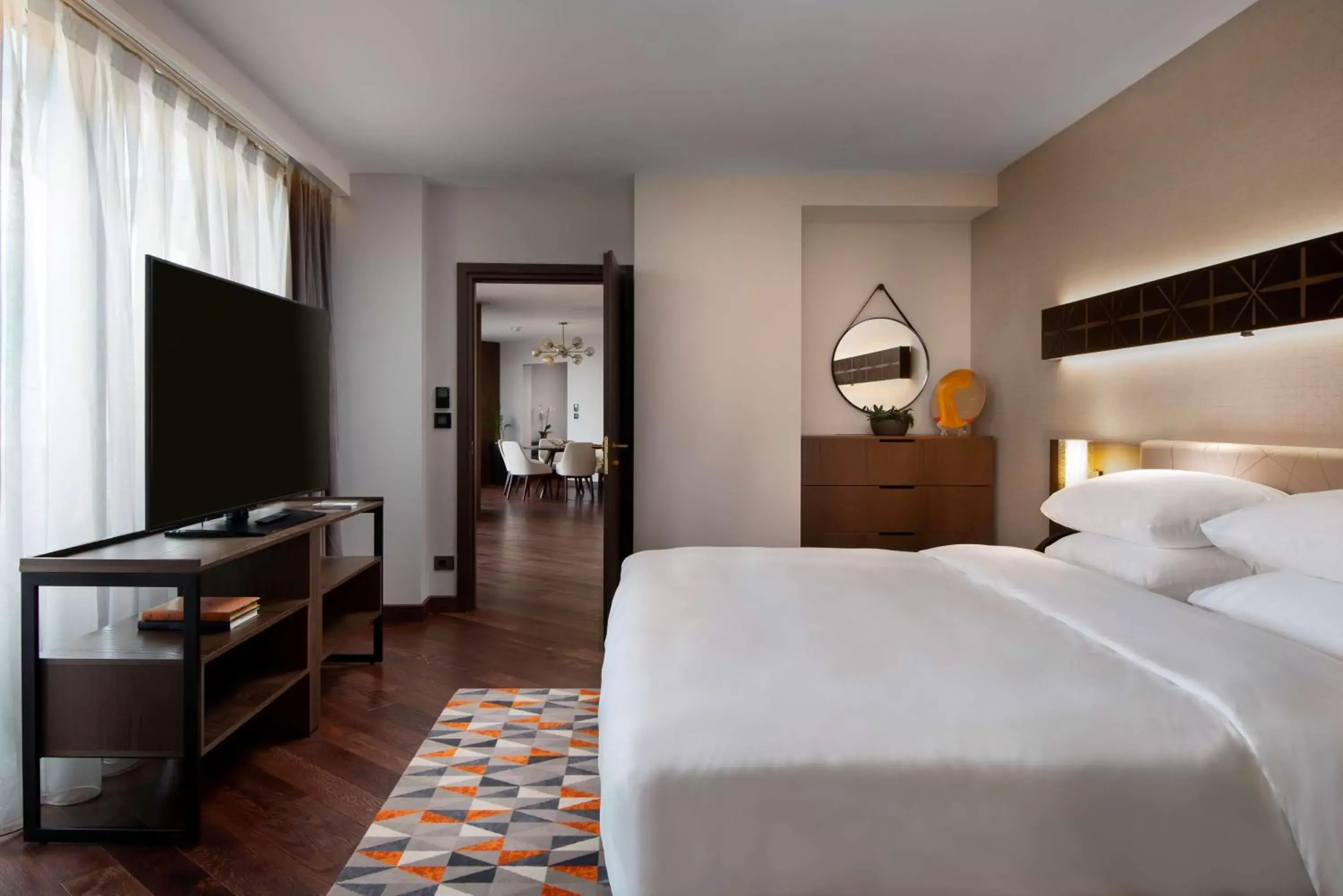 Photo of the whole room, Bed in Hyatt Regency Sofia