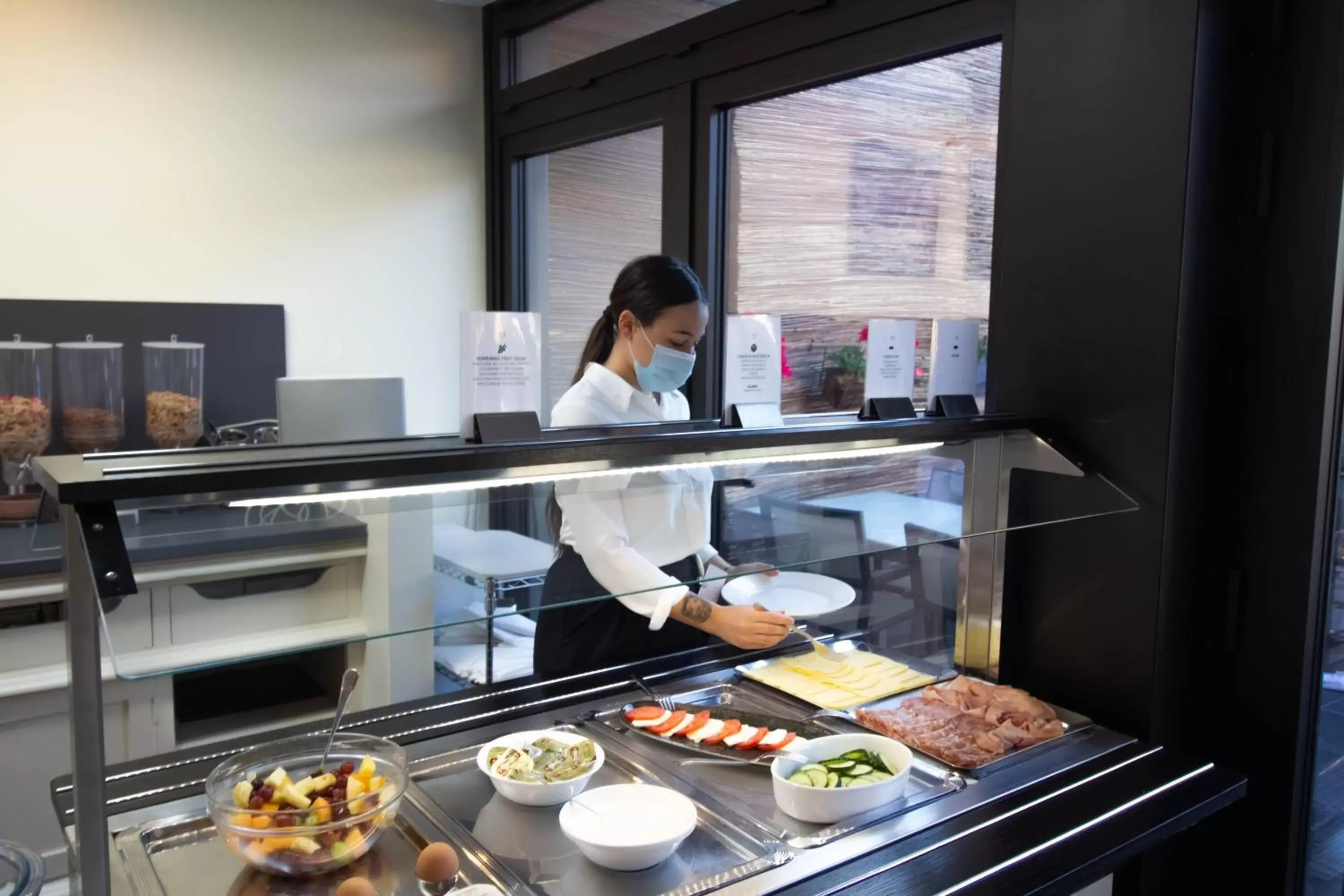 Buffet breakfast in Hotel Taormina Brussels Airport