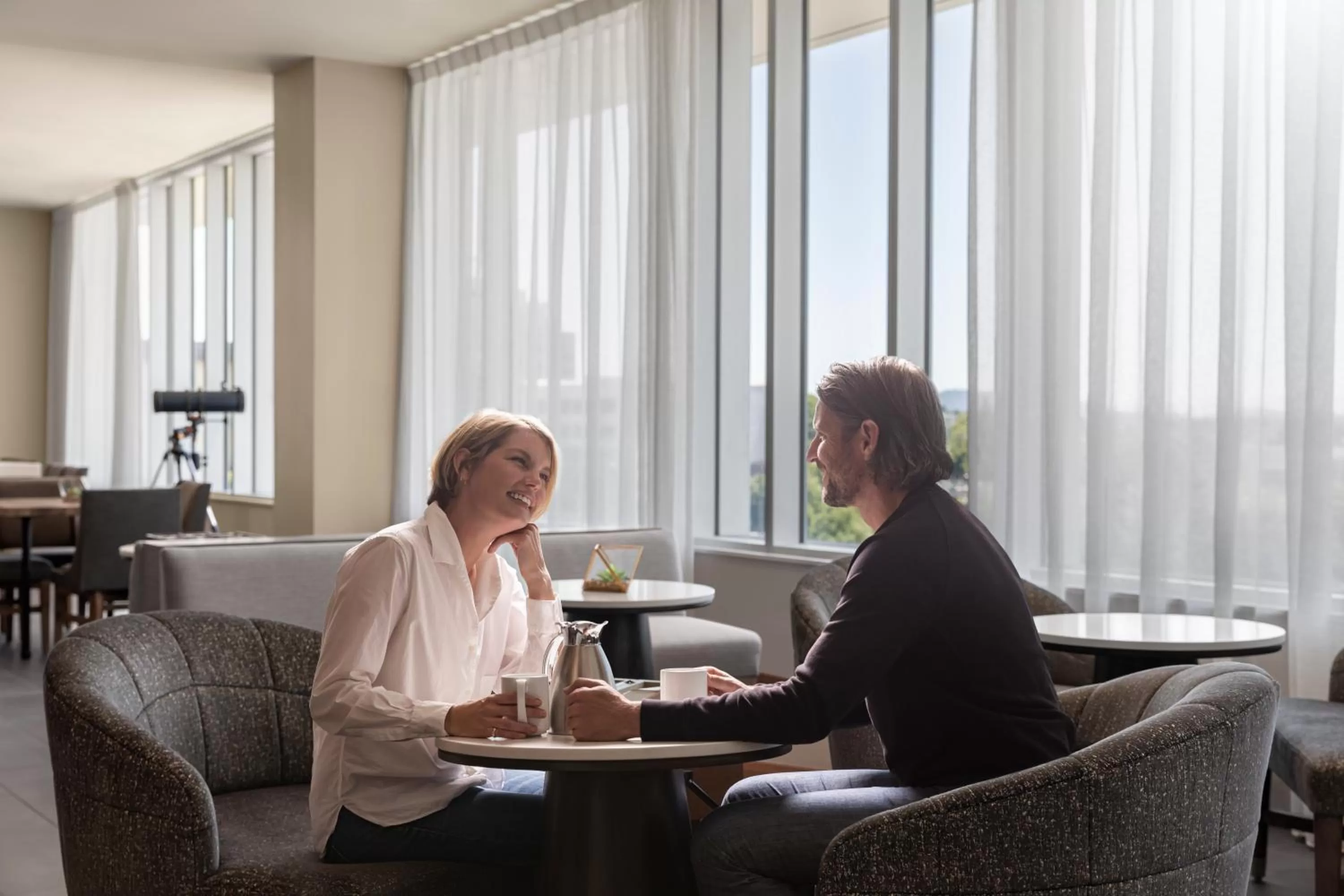 Lounge or bar in Hyatt Regency Portland at the Oregon Convention Center