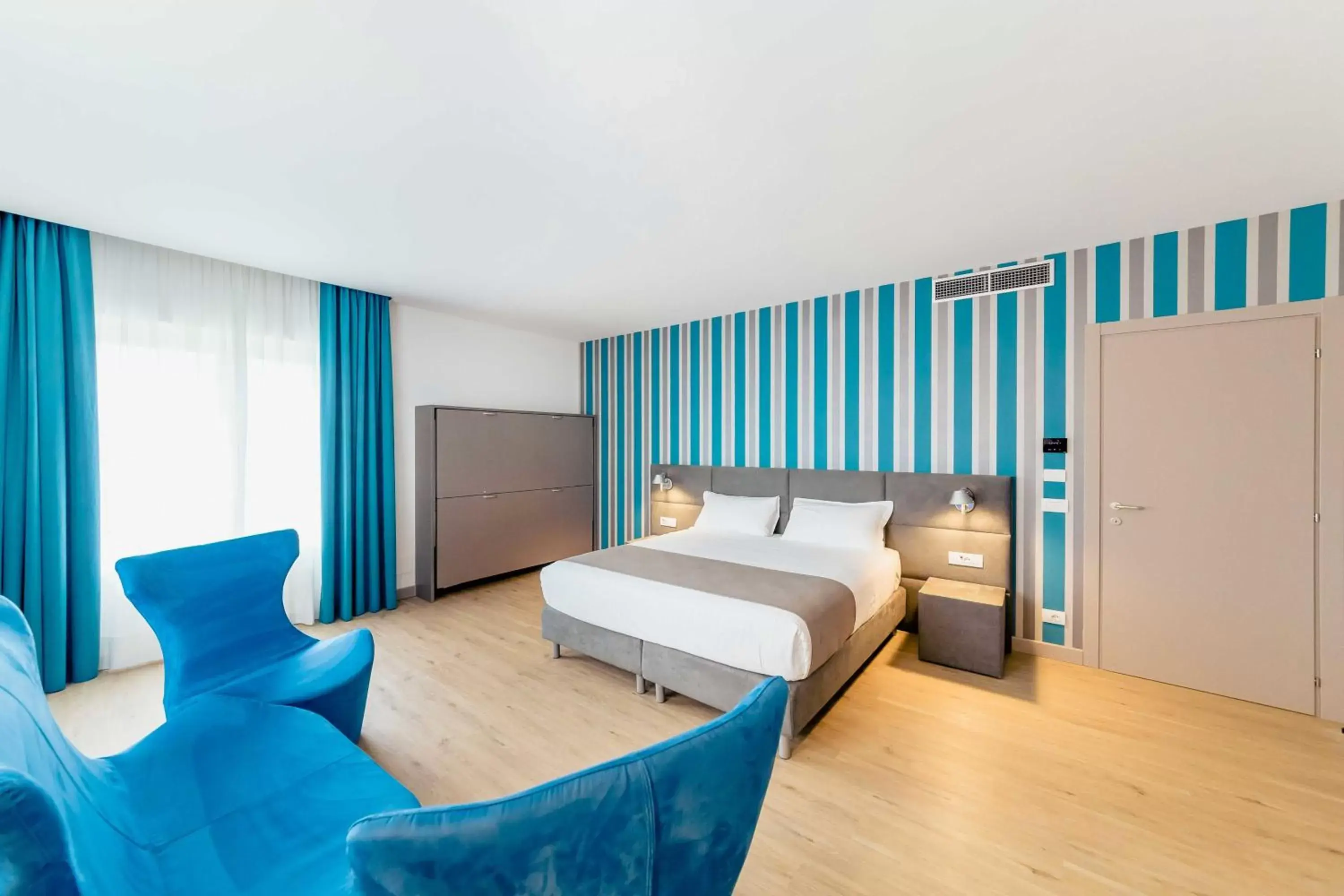 Junior Suite with Spa Bath - single occupancy in Diamante MHotel Junior Suite with Spa Bath - single occupancy in Diamante MHotel