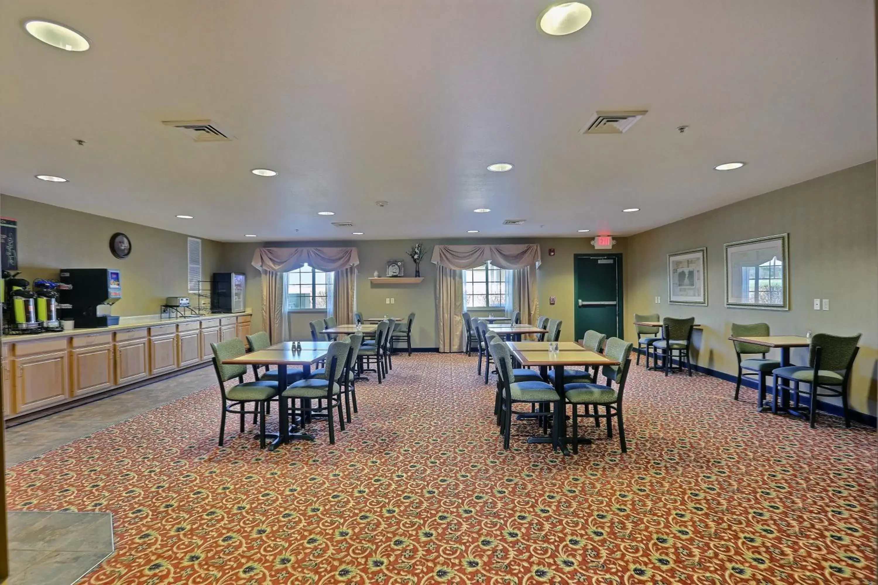 Restaurant/Places to Eat in Boarders Inn & Suites by Cobblestone Hotels - Shawano