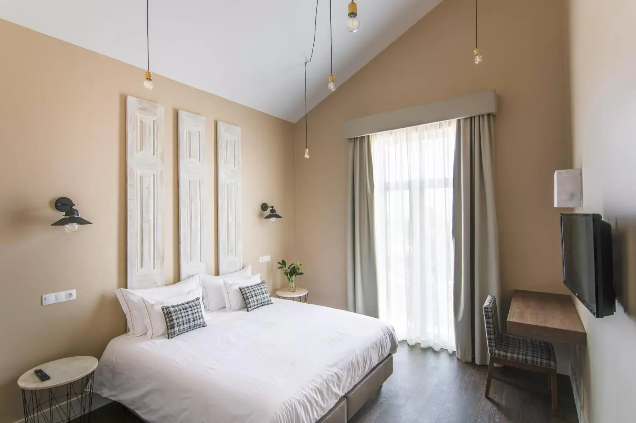 Double or Twin Room with Balcony in Casa das Muralhas