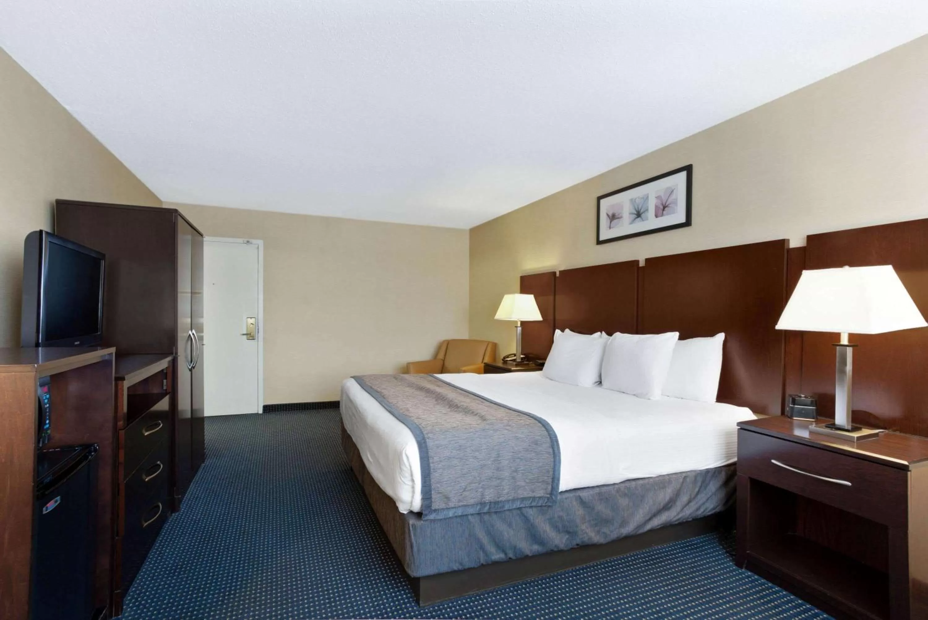 1 King Bed, Non-Smoking in La Quinta by Wyndham Manchester