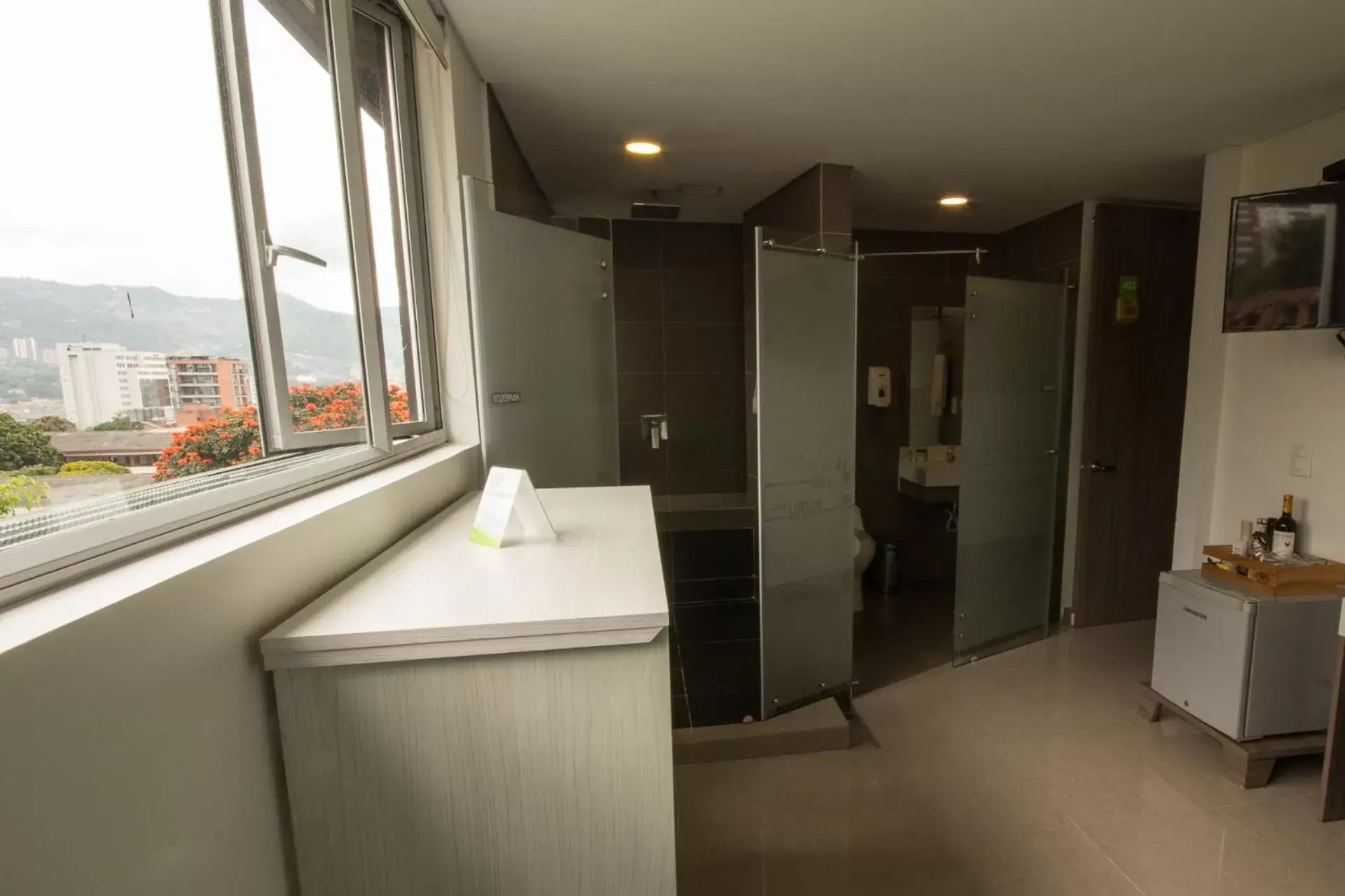 Bathroom in Lleras Green Hotel
