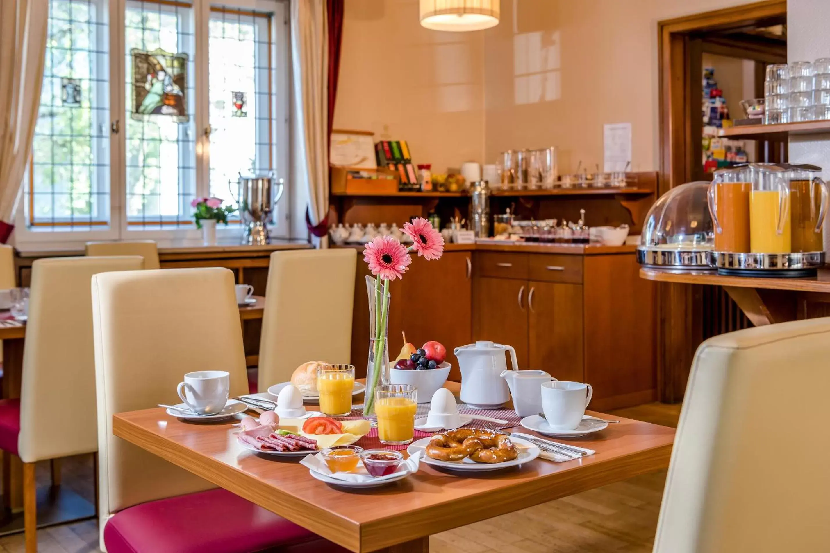 Buffet breakfast, Restaurant/Places to Eat in Laimer Hof am Schloss Nymphenburg