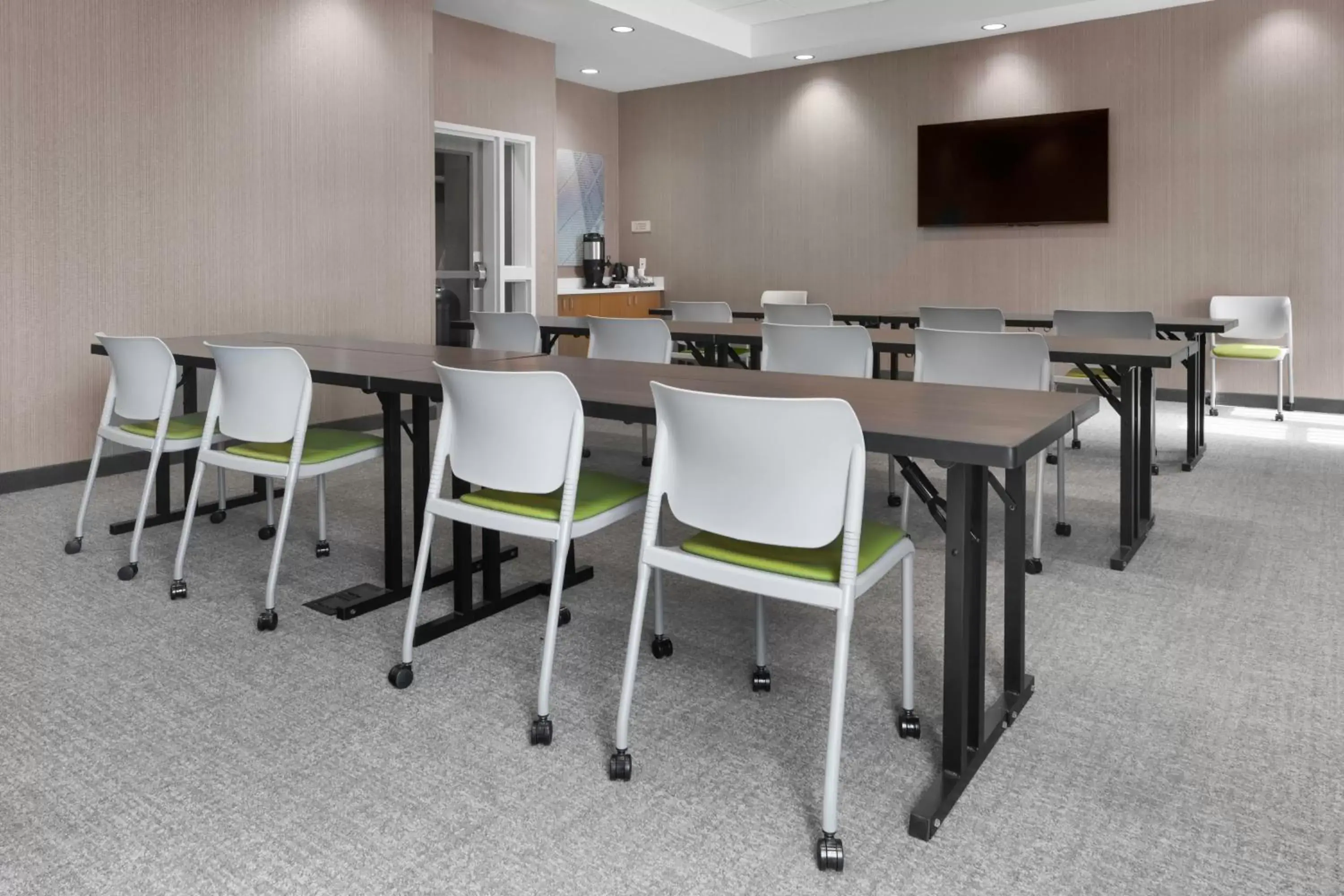 Meeting/conference room in SpringHill Suites by Marriott Charlotte Airport Lake Pointe