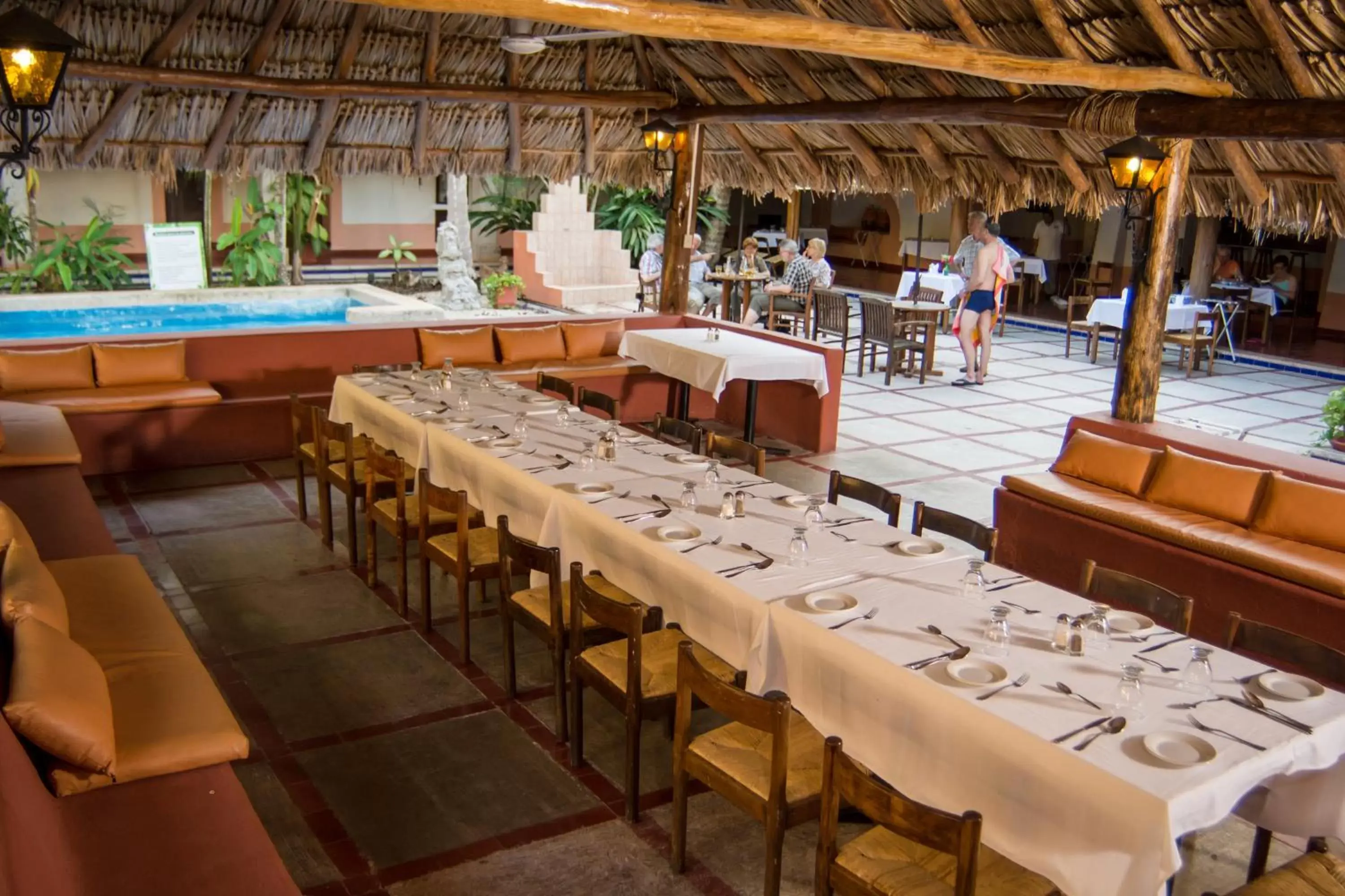 Restaurant/Places to Eat in Villas Arqueologicas Chichen Itza