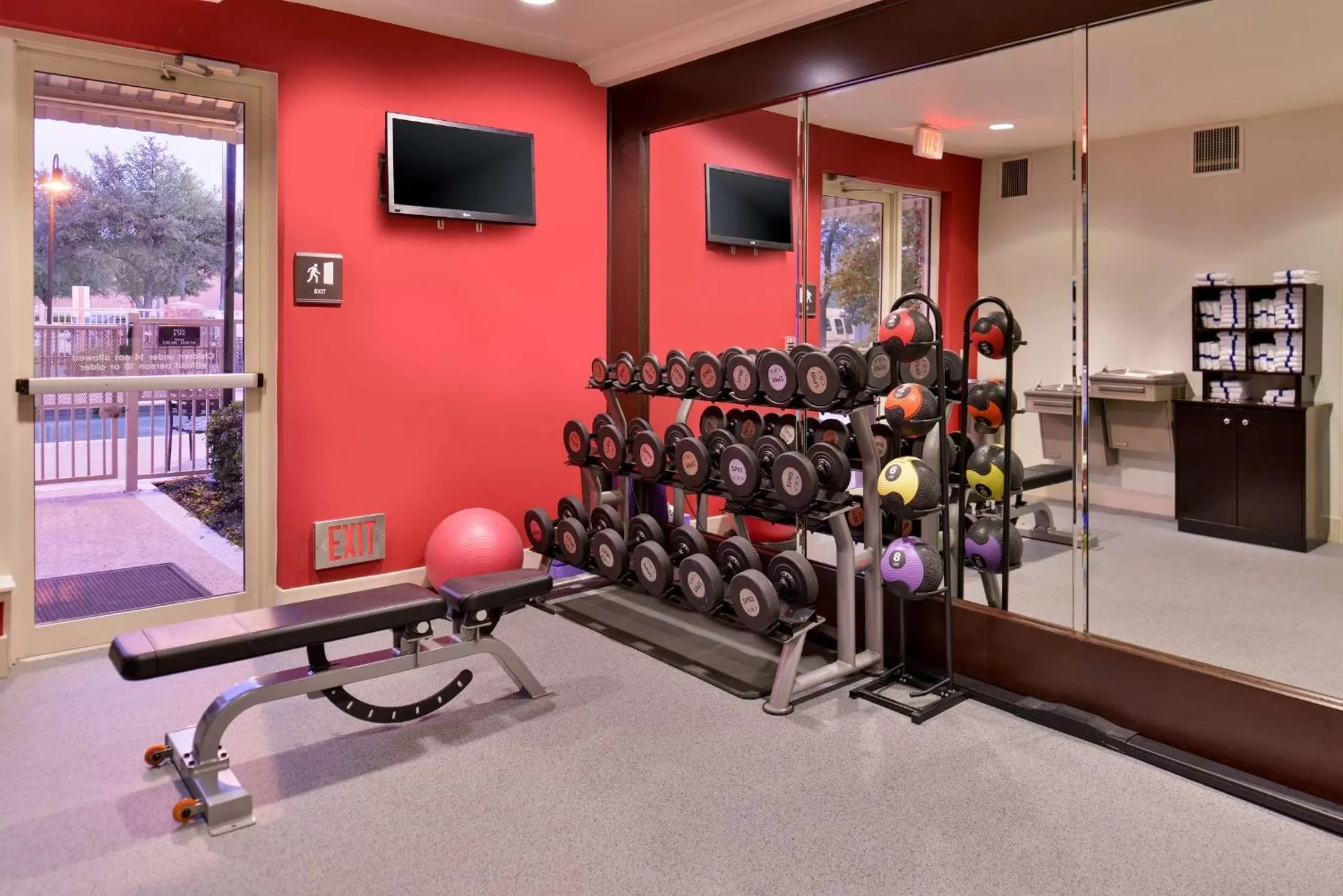 Fitness centre/facilities in Hilton Garden Inn Addison